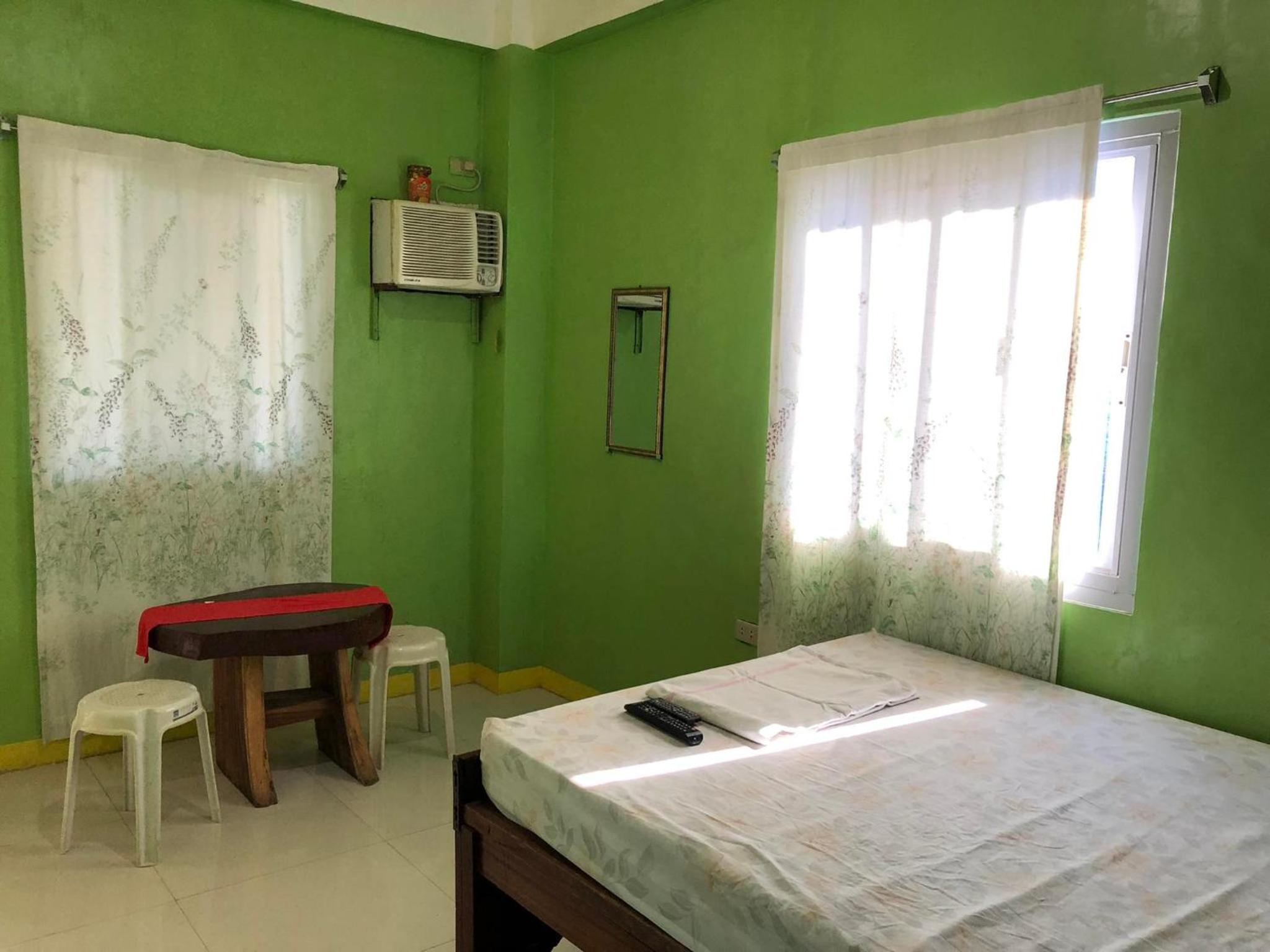 Queen Room photo 3