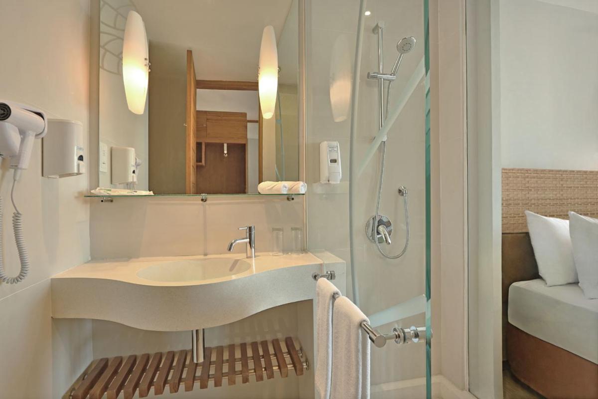 Deluxe Twin Room photo 3