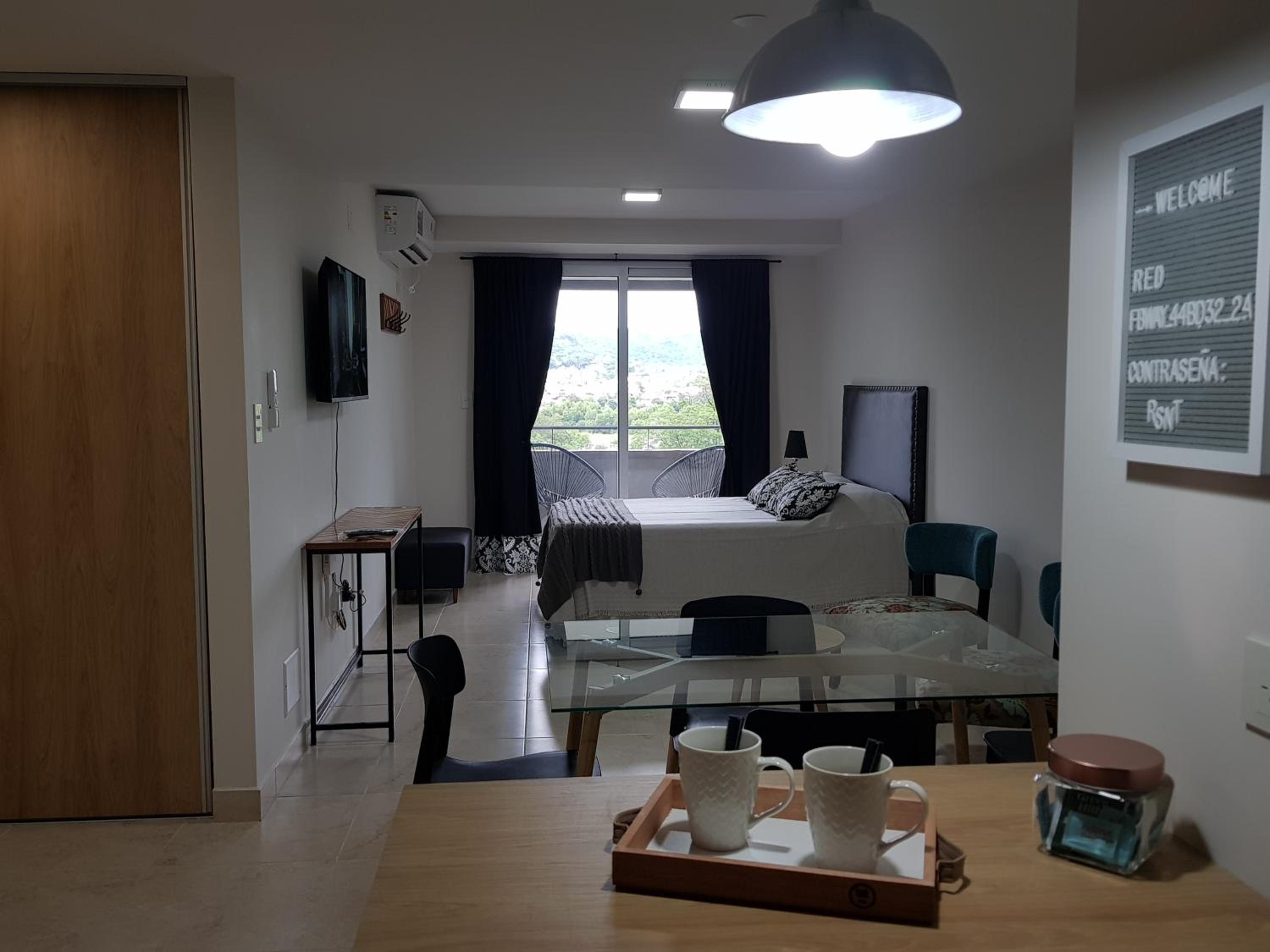 One-Bedroom Apartment photo 1