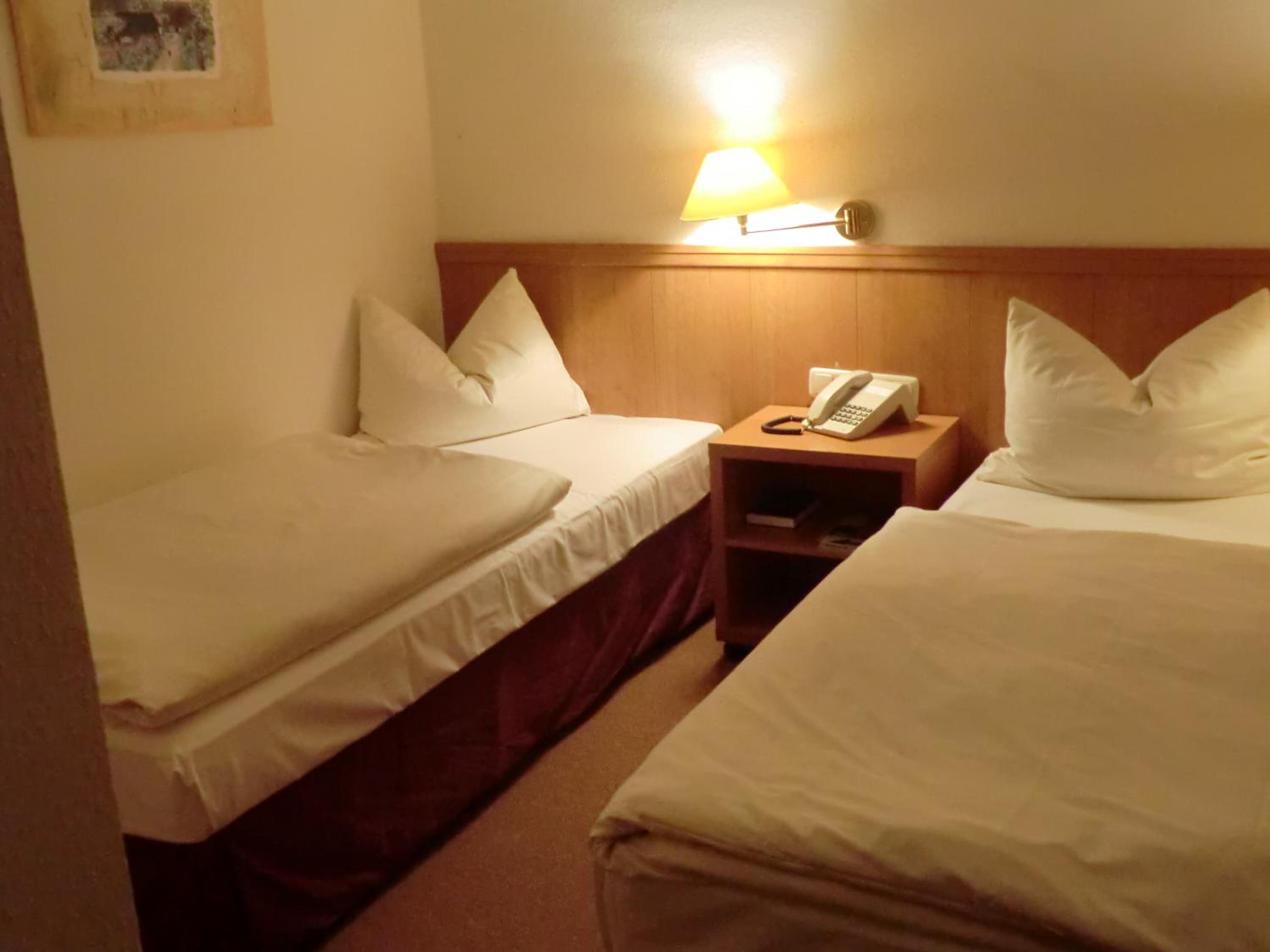 Standard Double Room - Photo 5