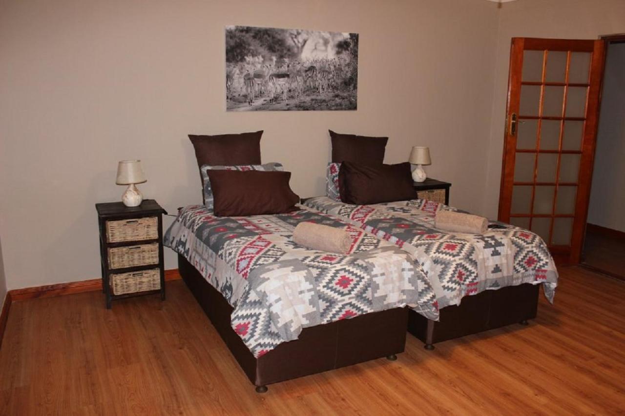 Standard Twin Room photo 2