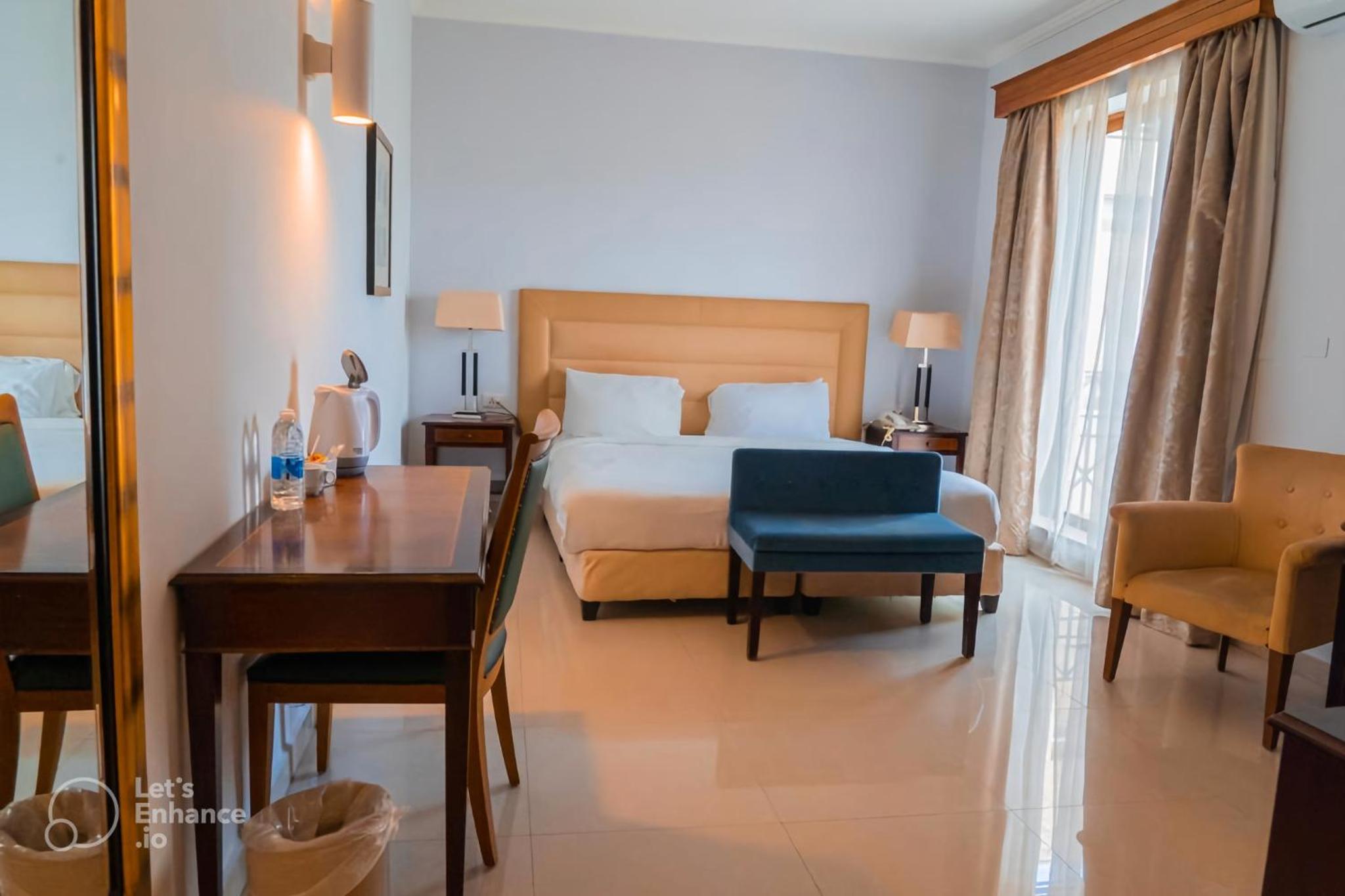 Standard King Room - Photo 2