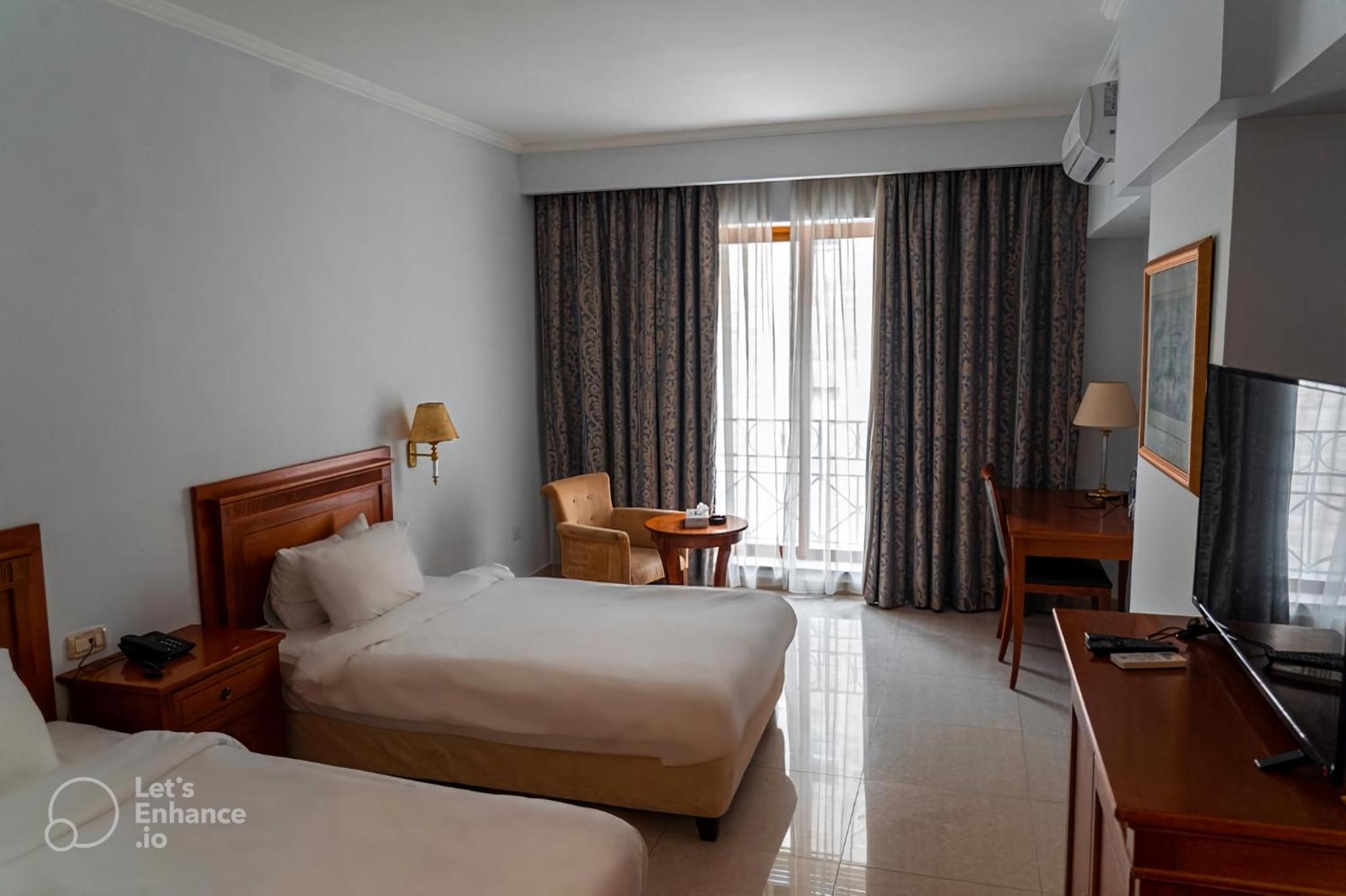 Standard Twin Room - Photo 1