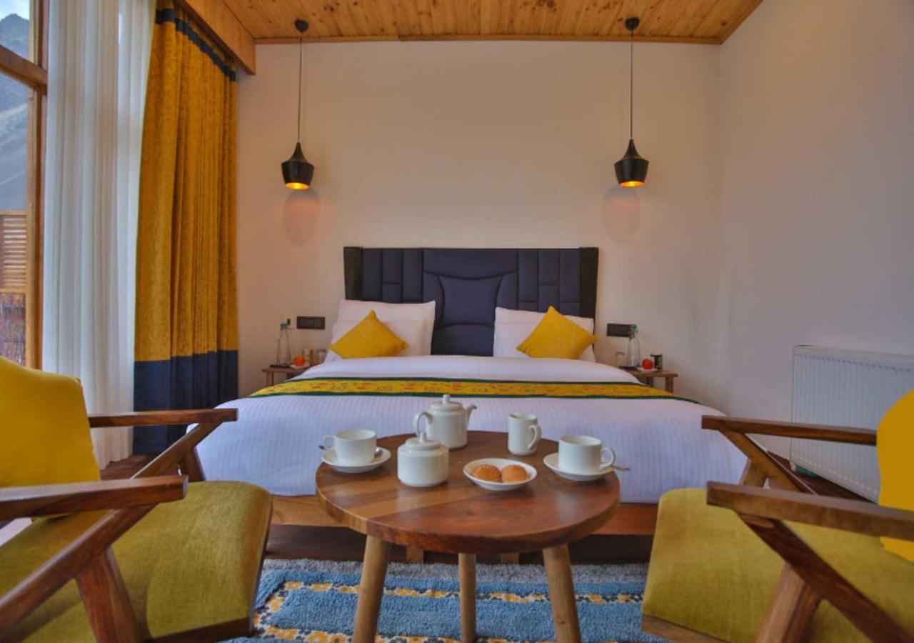 King Room with Balcony photo 2
