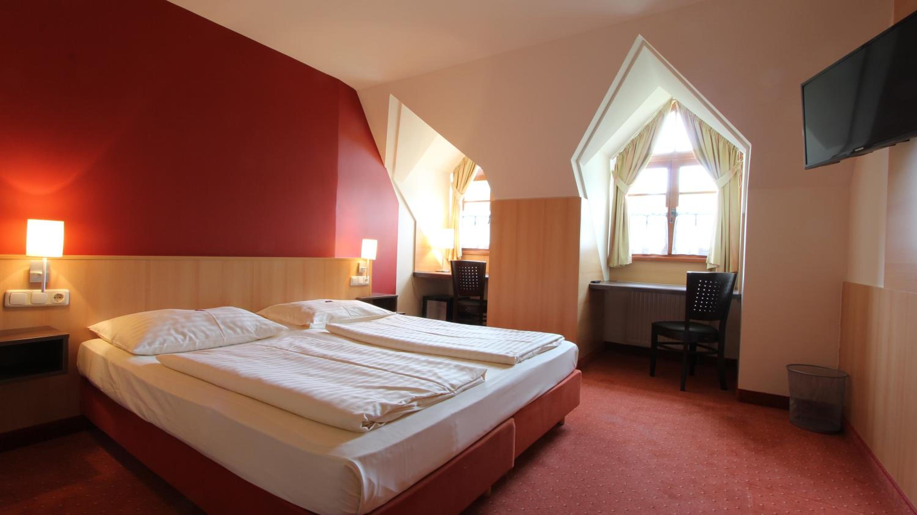 Economy Double Room photo 1