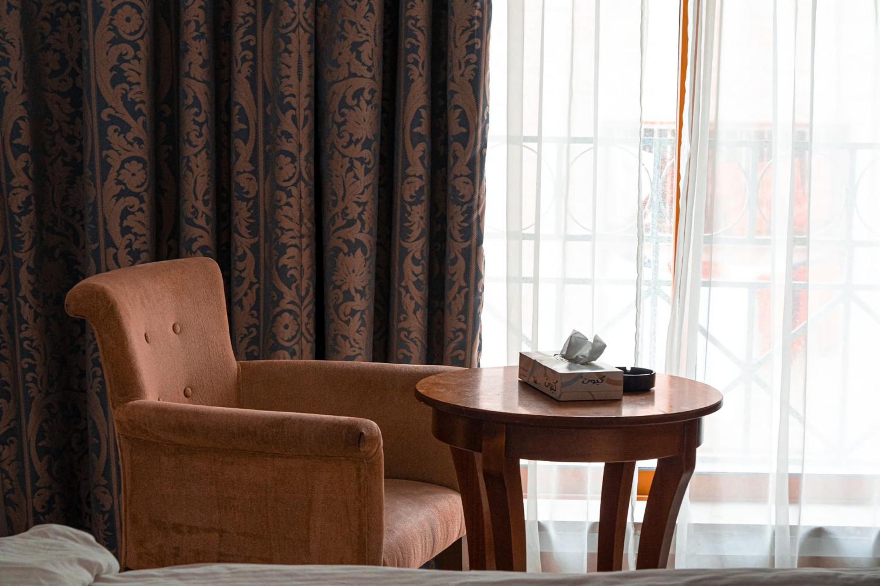 Standard King Room - Photo 5