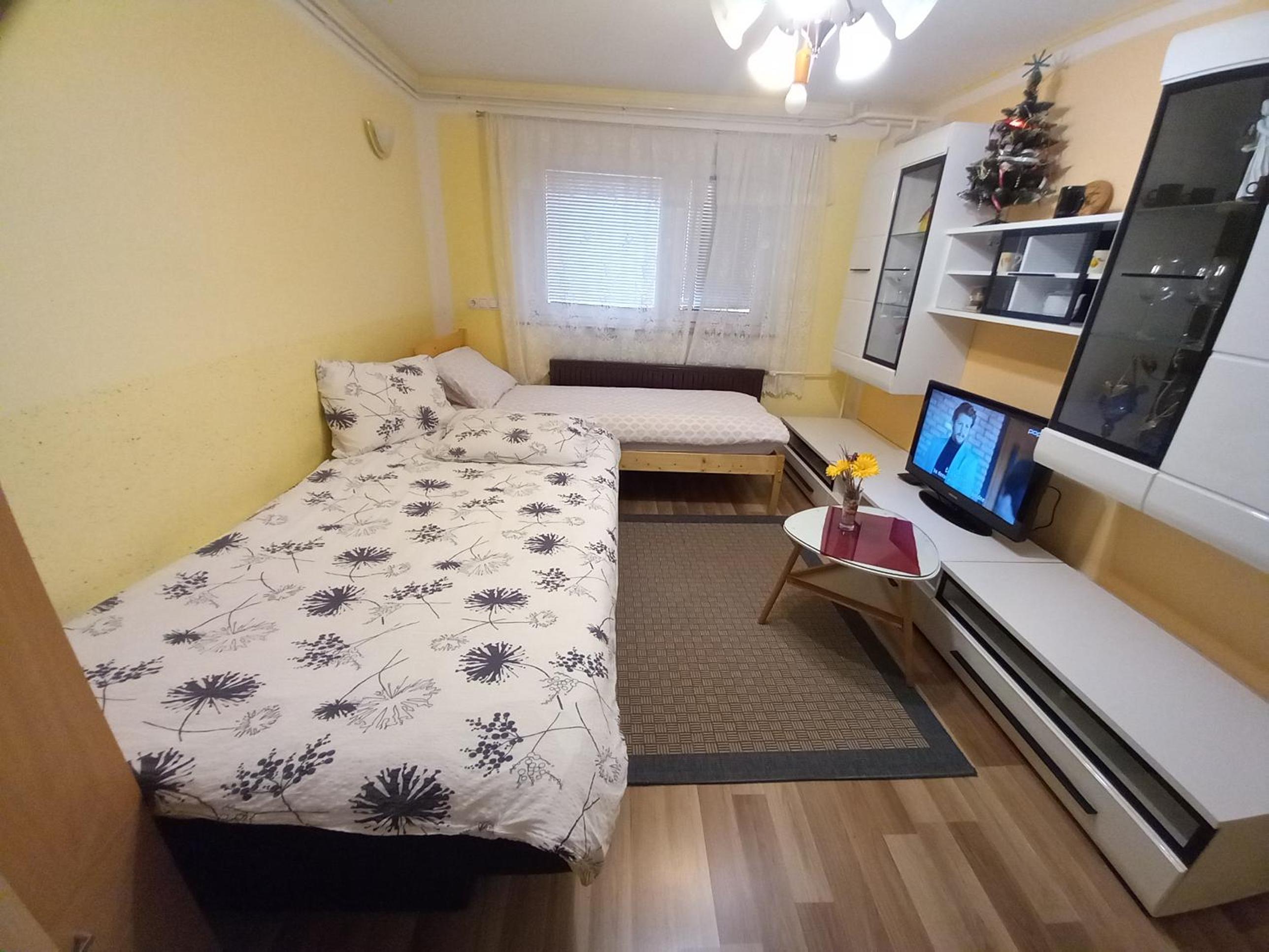Apartment photo 2