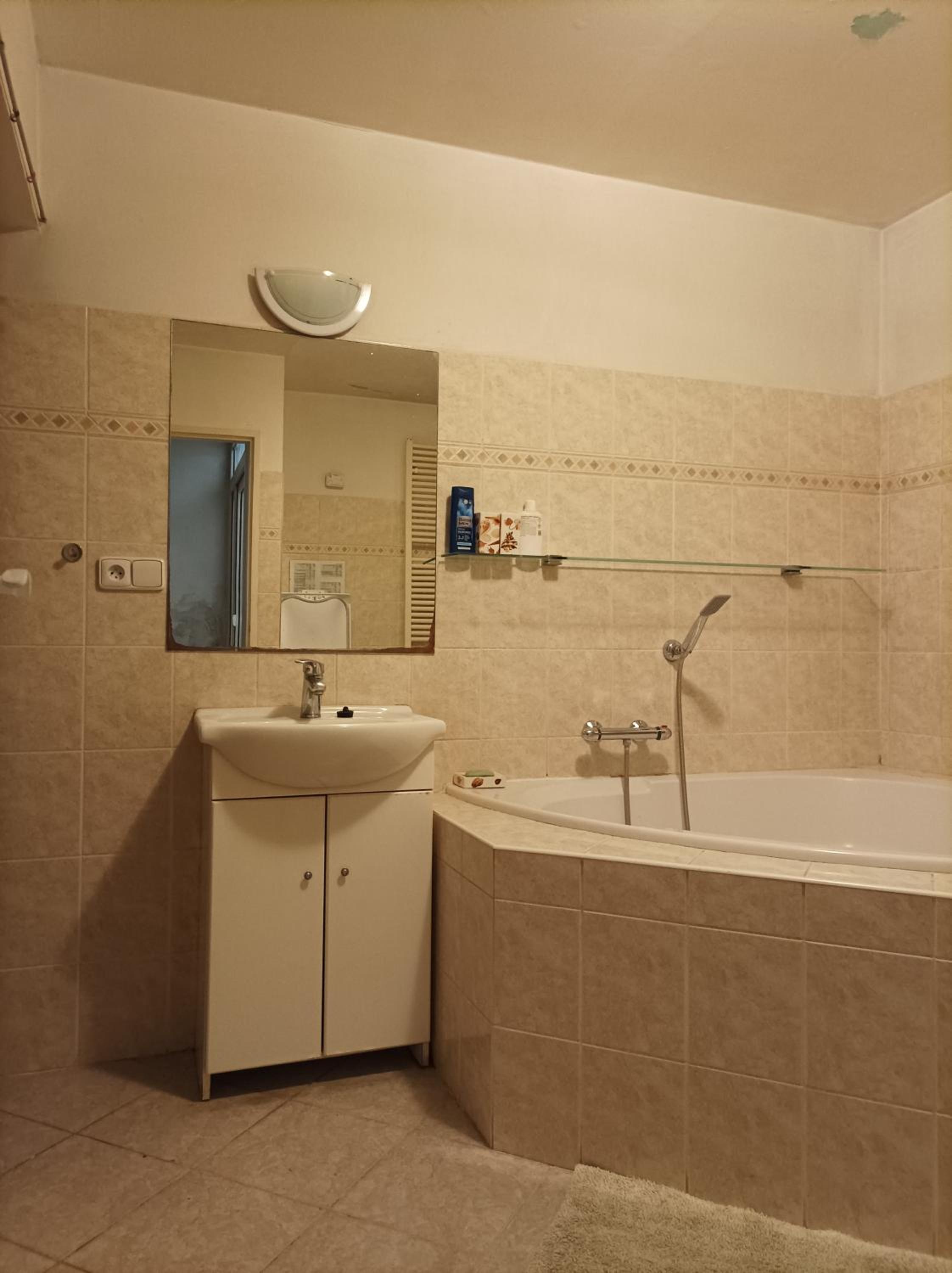 Deluxe Double Room (2 Adults + 1 Child) photo 3