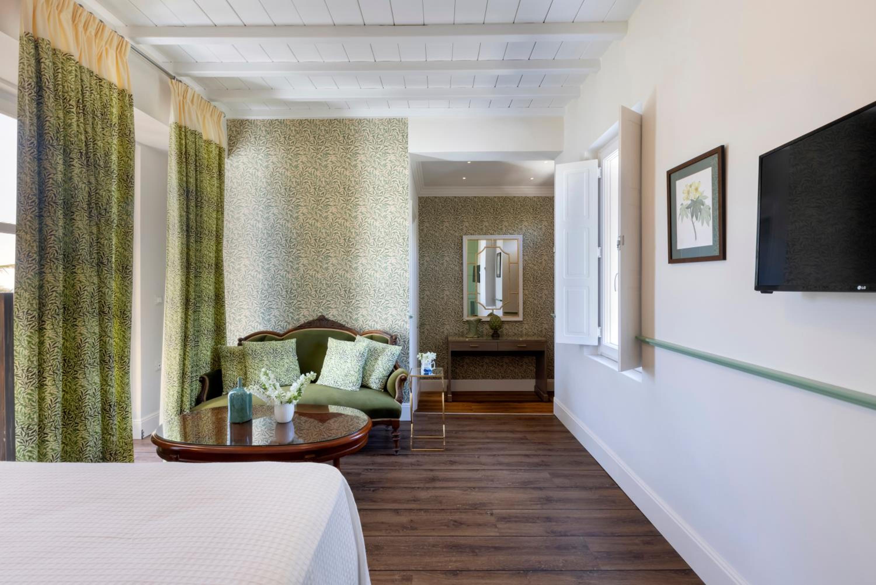 Superior Double Room - Photo 7