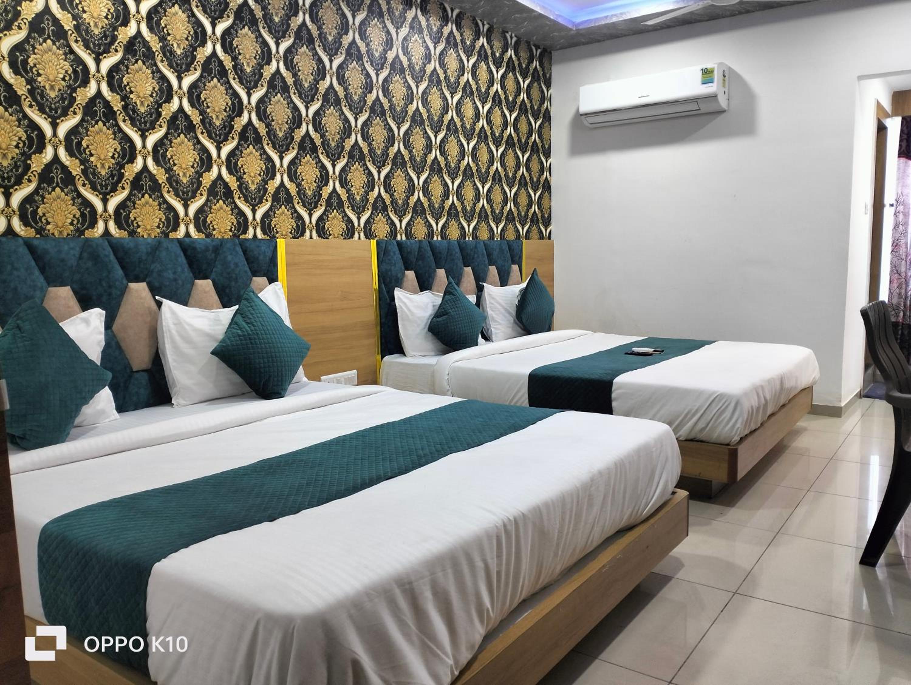 Deluxe Double Or Twin Room photo 2