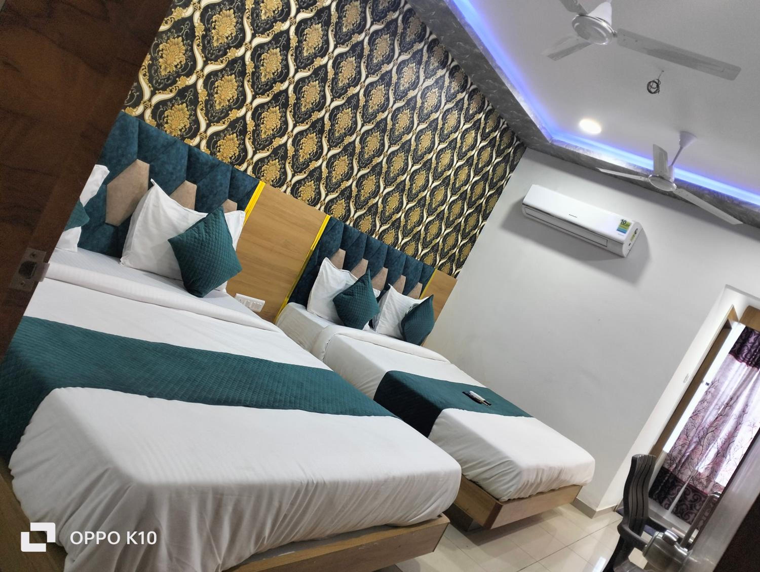 Deluxe Double Or Twin Room photo 1