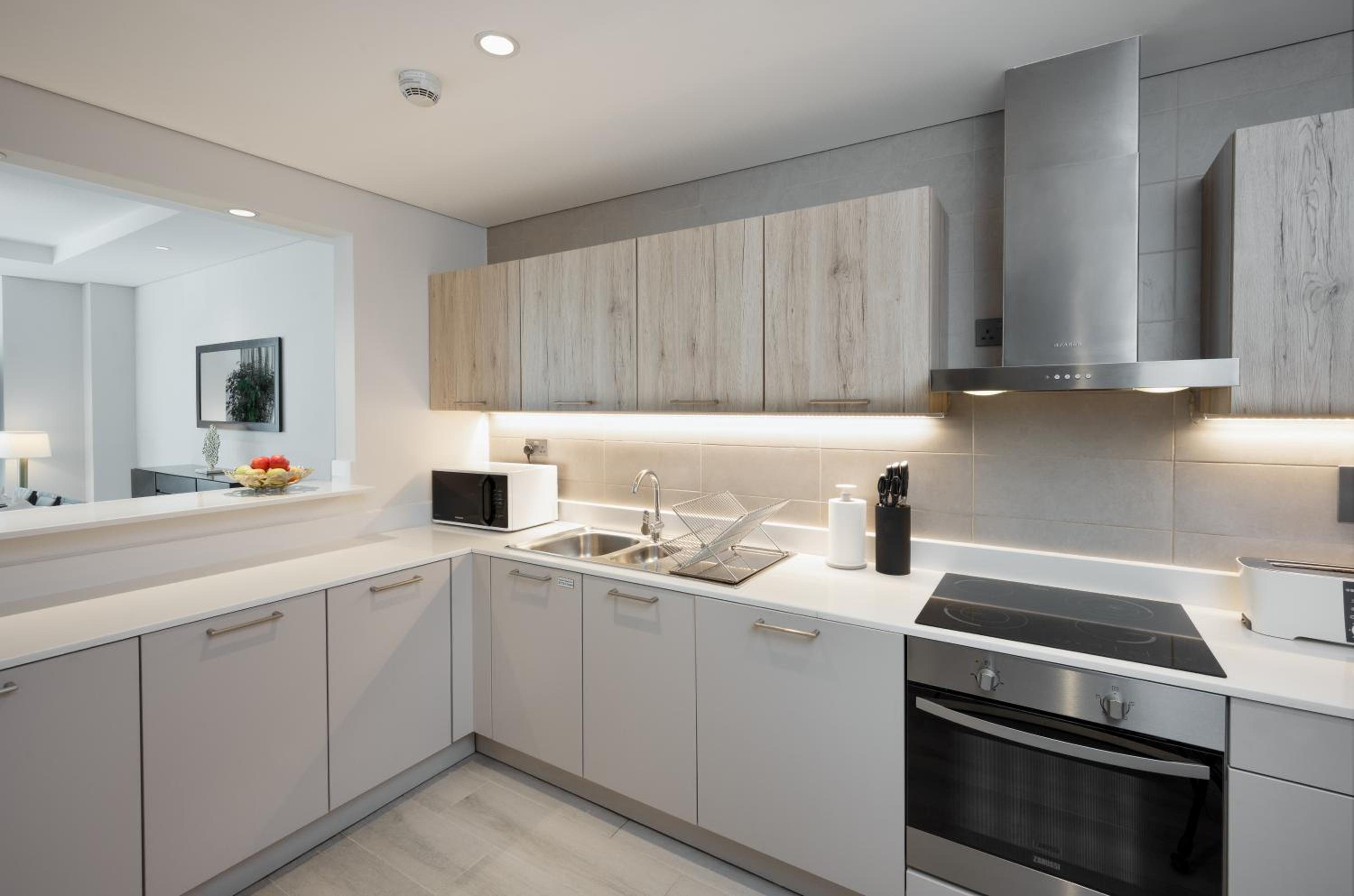 Deluxe Three Bedroom City View Residence - Photo 6