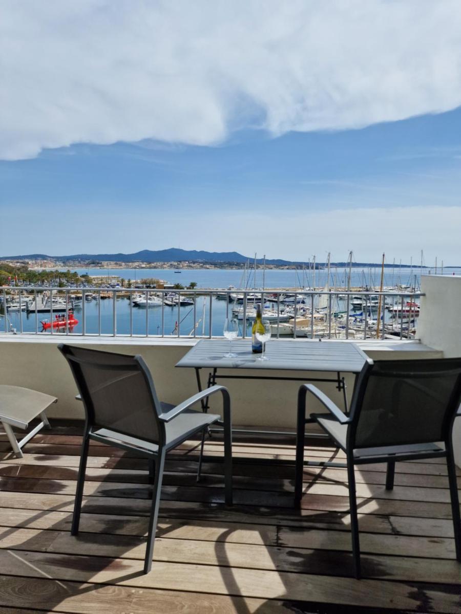 Studio with Terrace and Sea View
