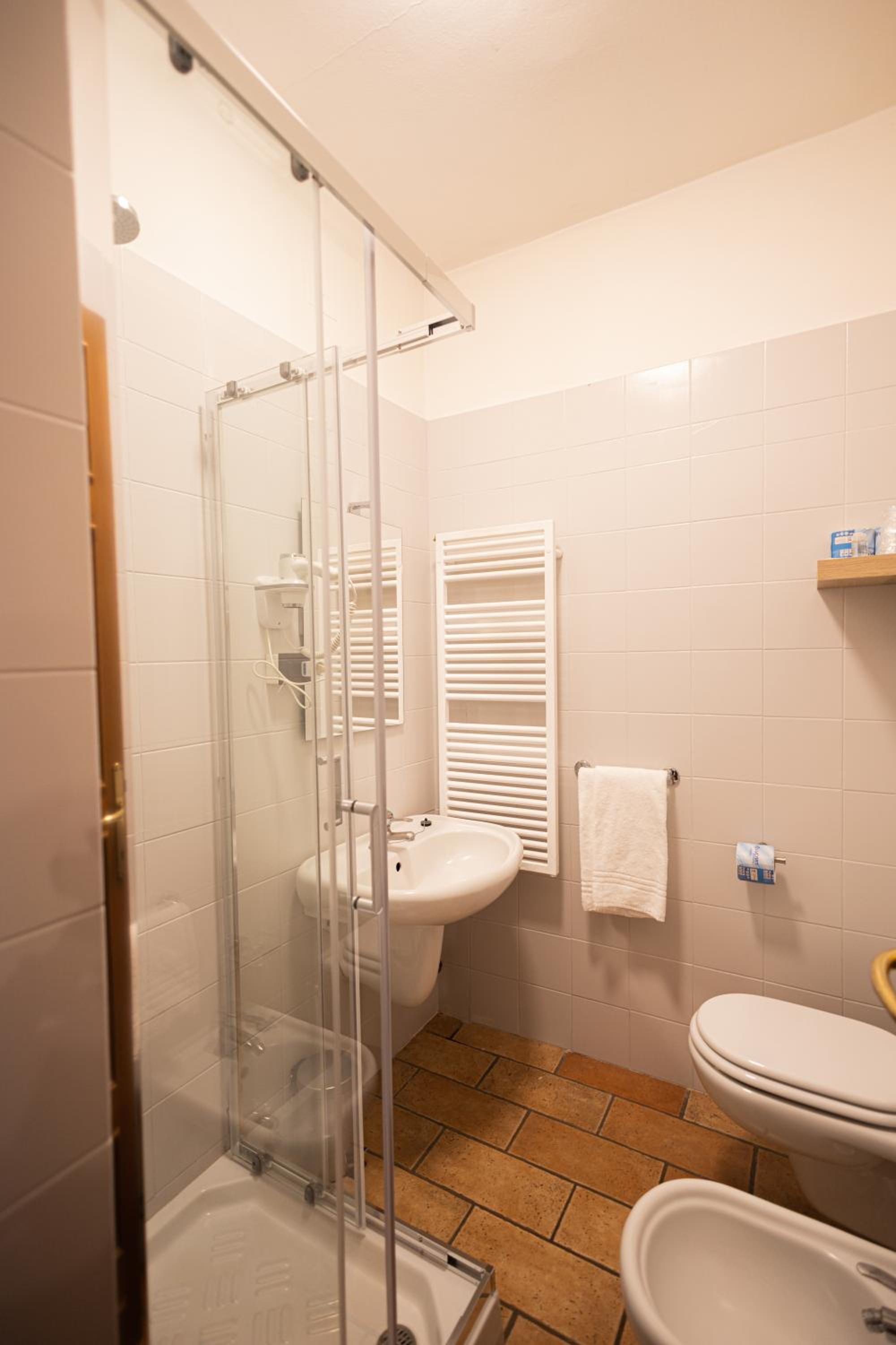 Superior Double or Twin Room - Photo 15