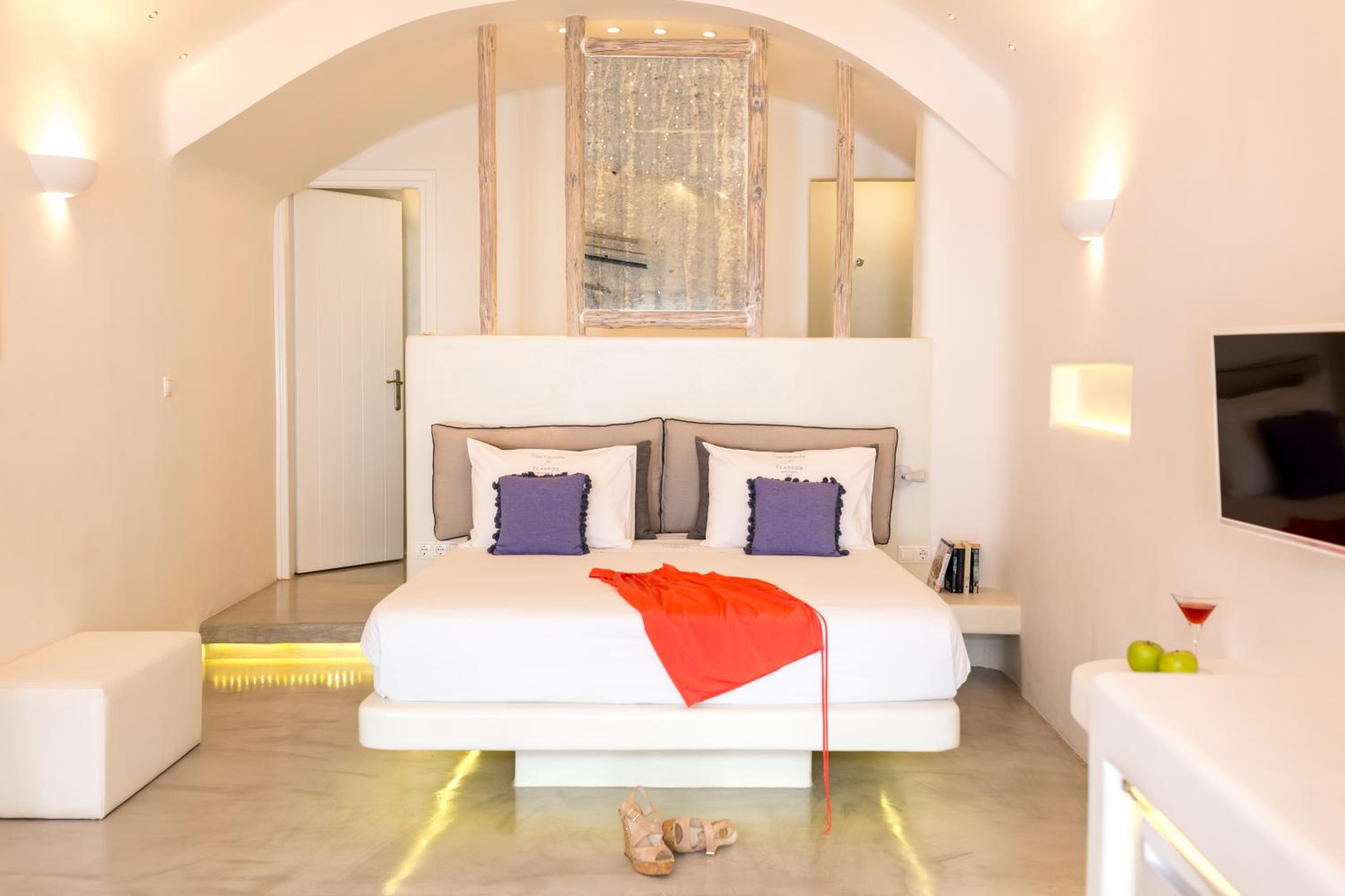 Poolside Suite photo 3