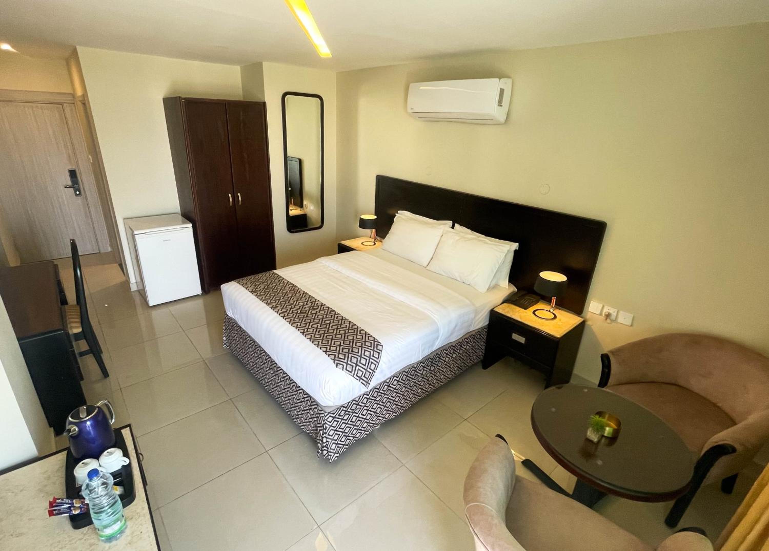Deluxe Suite