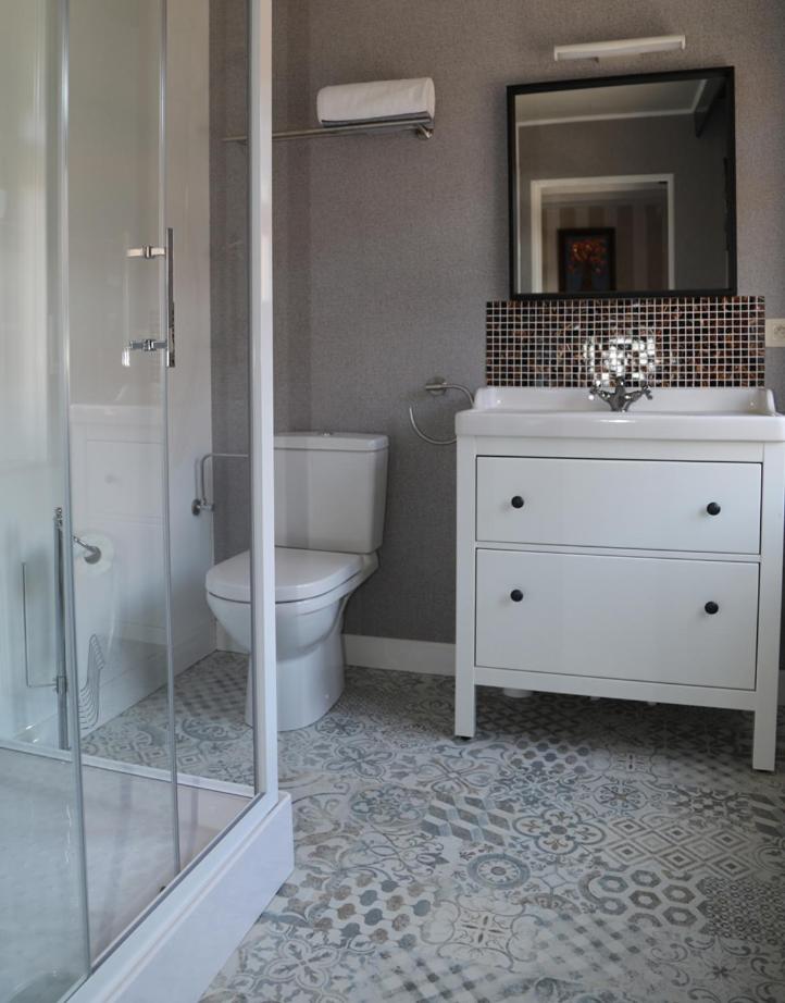 Deluxe Double Room with Shower photo 2