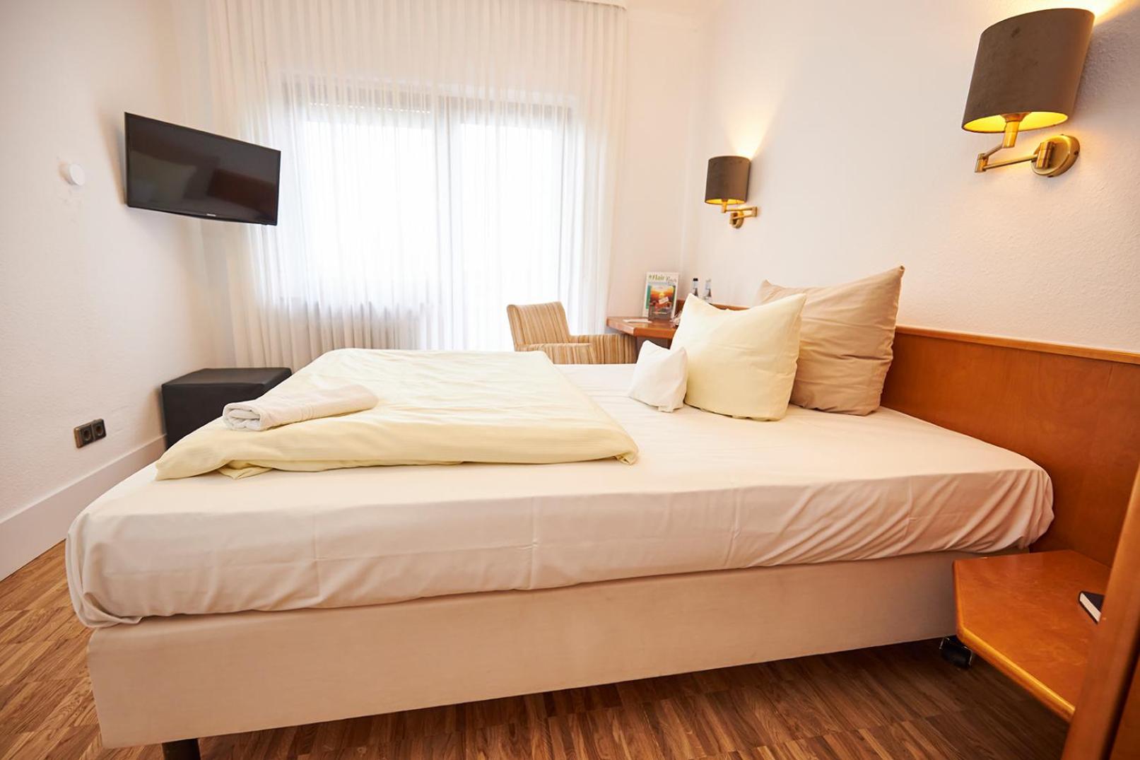 Single Room - Photo 3