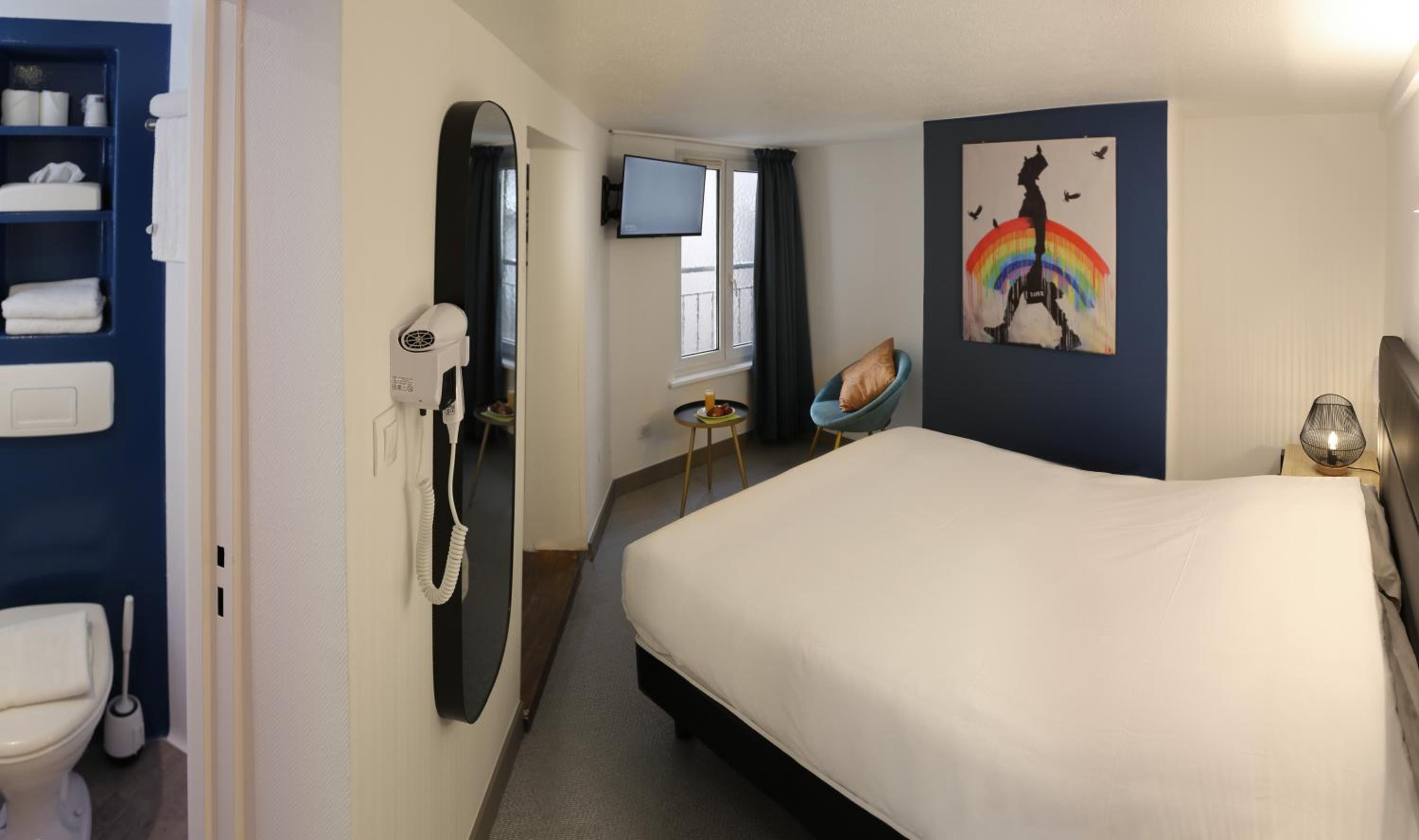 Standard Double Room - Photo 18