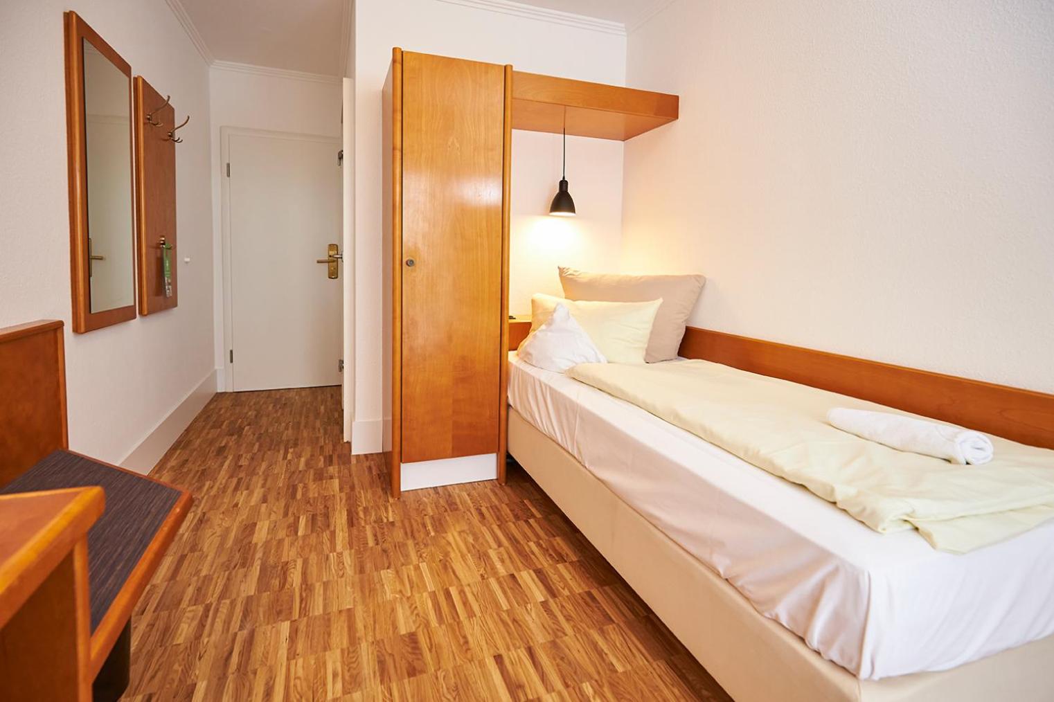 Single Room - Photo 5
