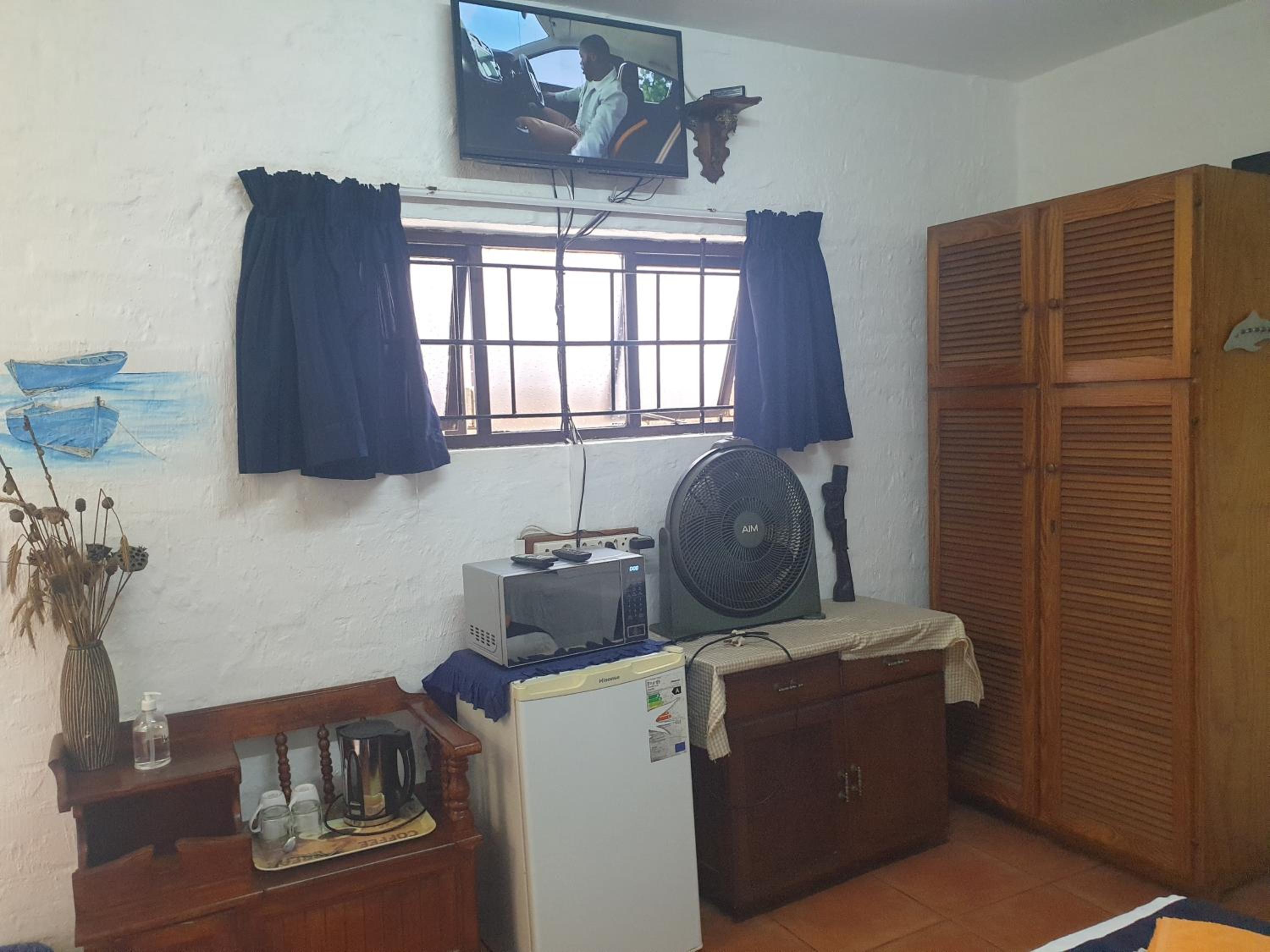Double Room with Private Bathroom - Photo 3