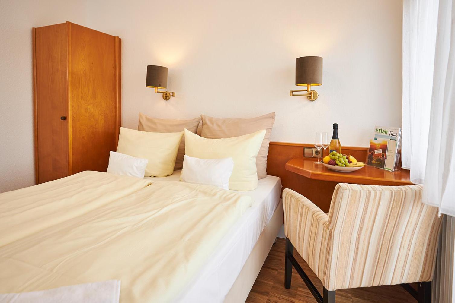 Standard Double Room - Photo 3