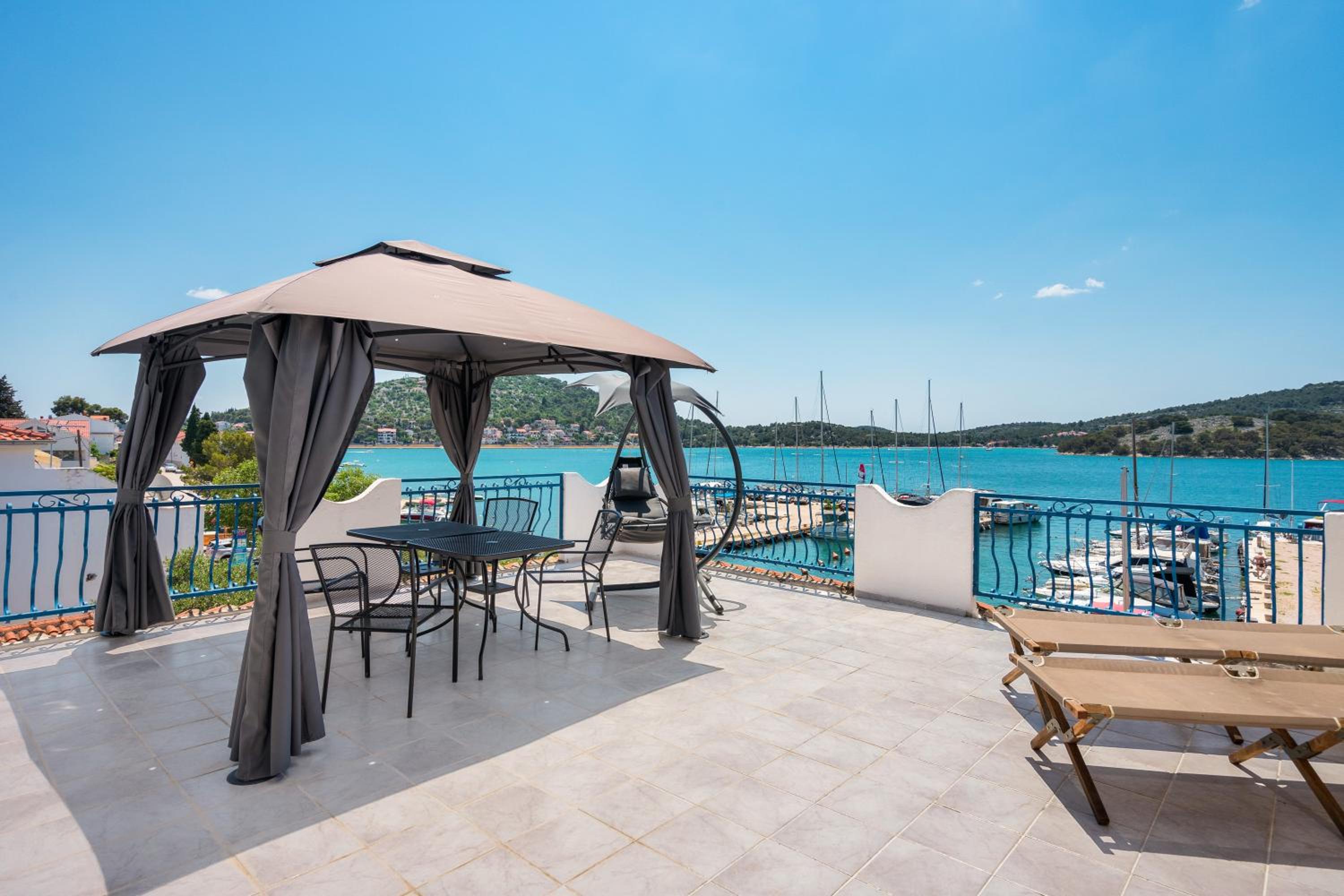 Superior Suite With Sea View photo 2