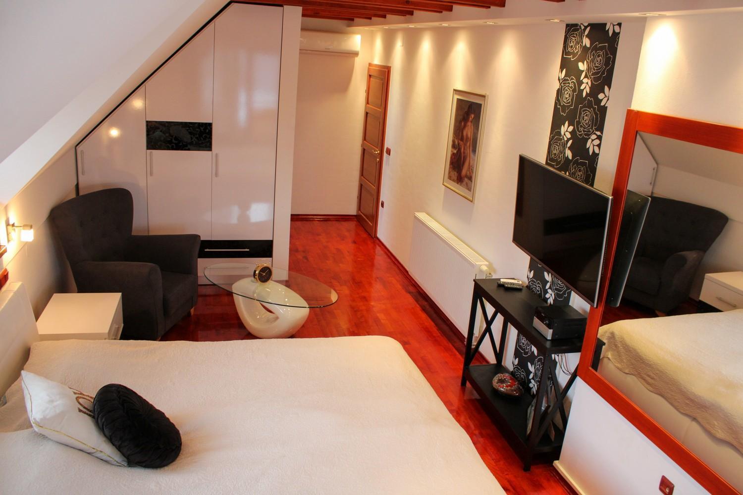Three-Bedroom House - Photo 34