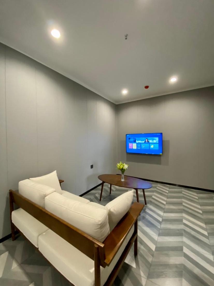 Family Room - Photo 7