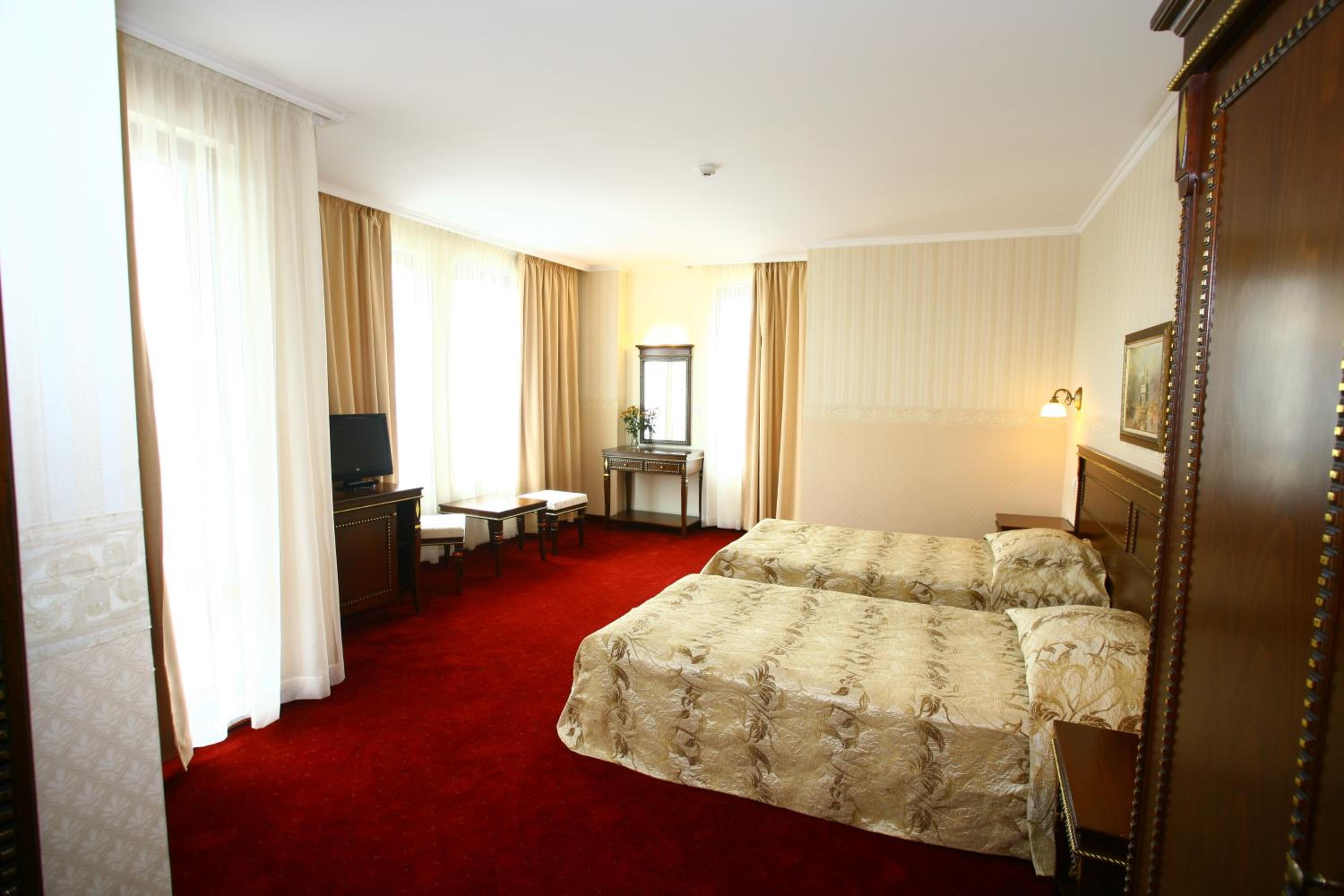 Double or Twin Room photo 3