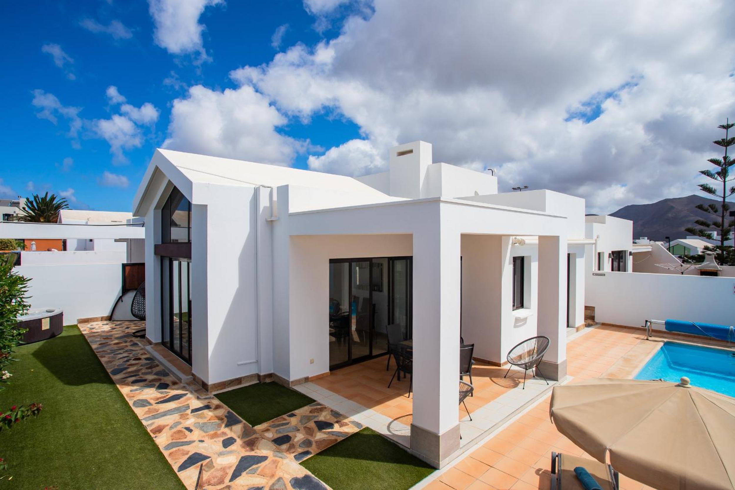 Villa with Private Pool photo 3