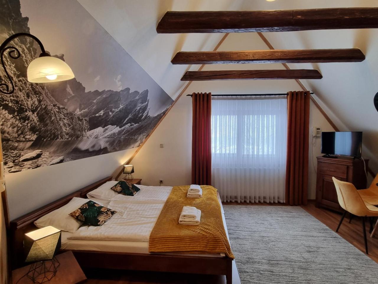 Double or Twin Room - Photo 10