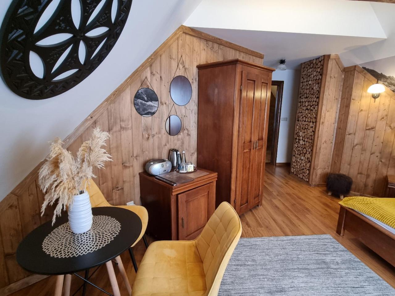 Double or Twin Room - Photo 6
