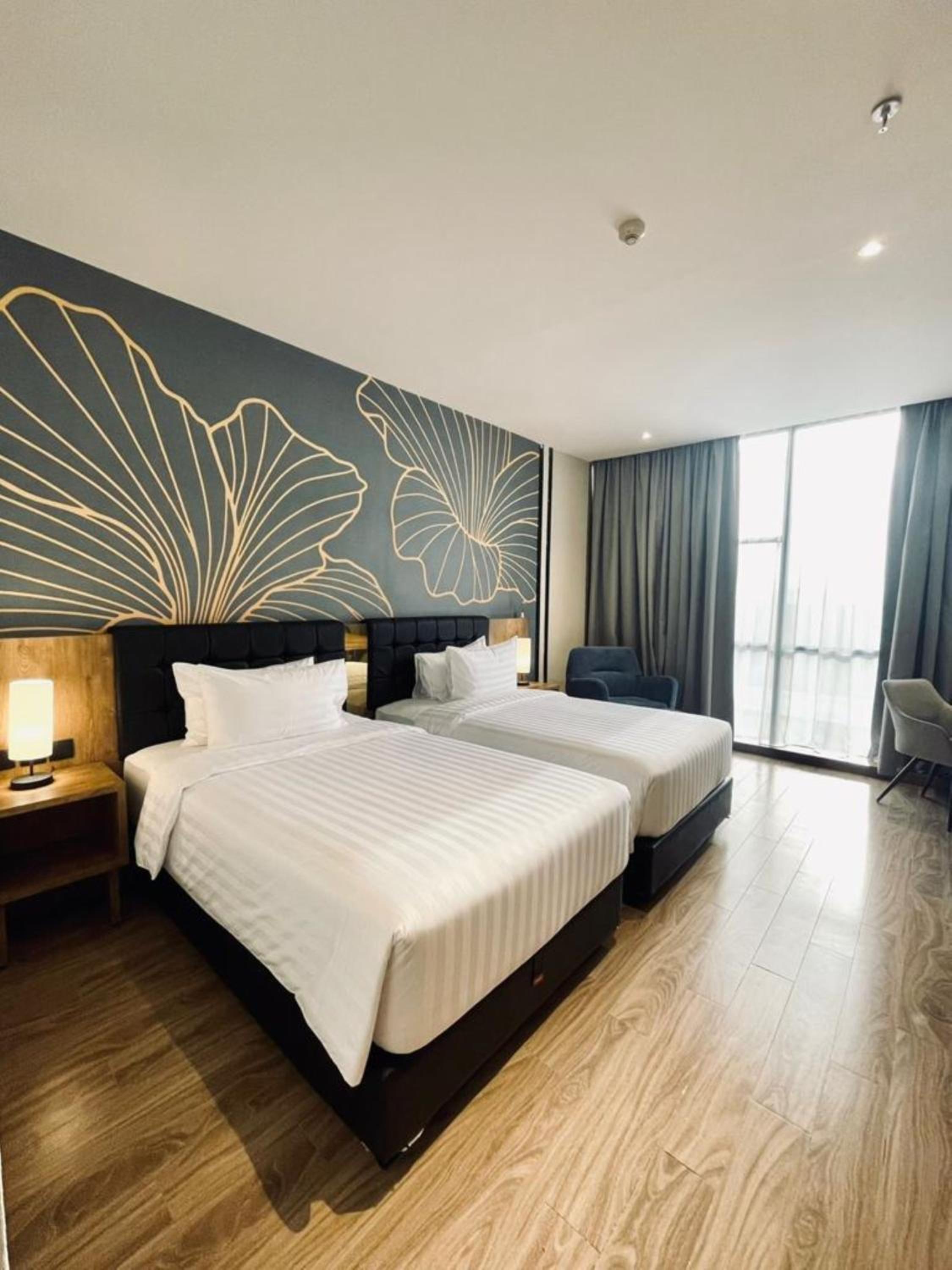 Deluxe Twin Room - Non-Smoking - Photo 2