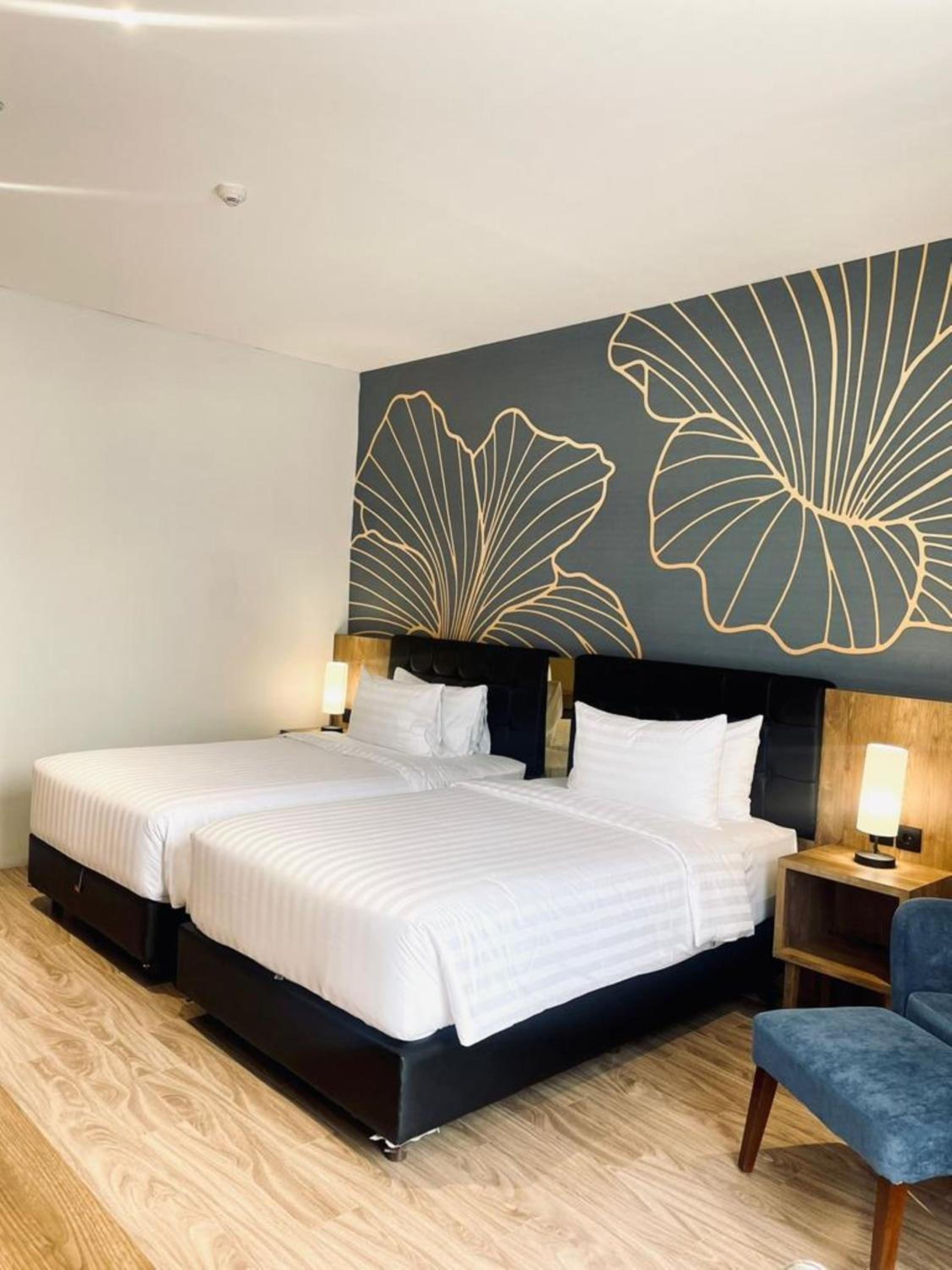 Deluxe Twin Room - Non-Smoking - Photo 5