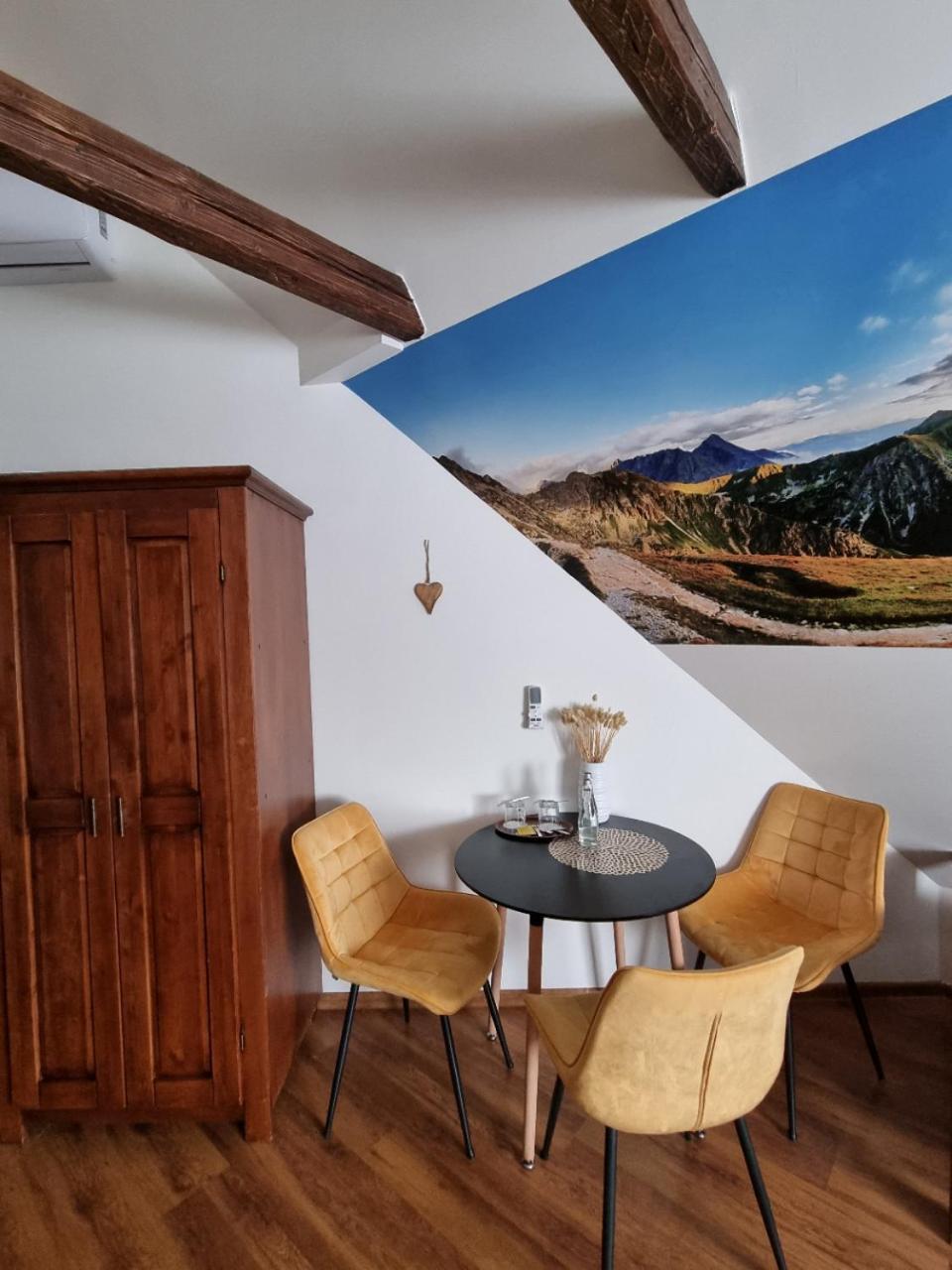 Classic Triple Room - Photo 9