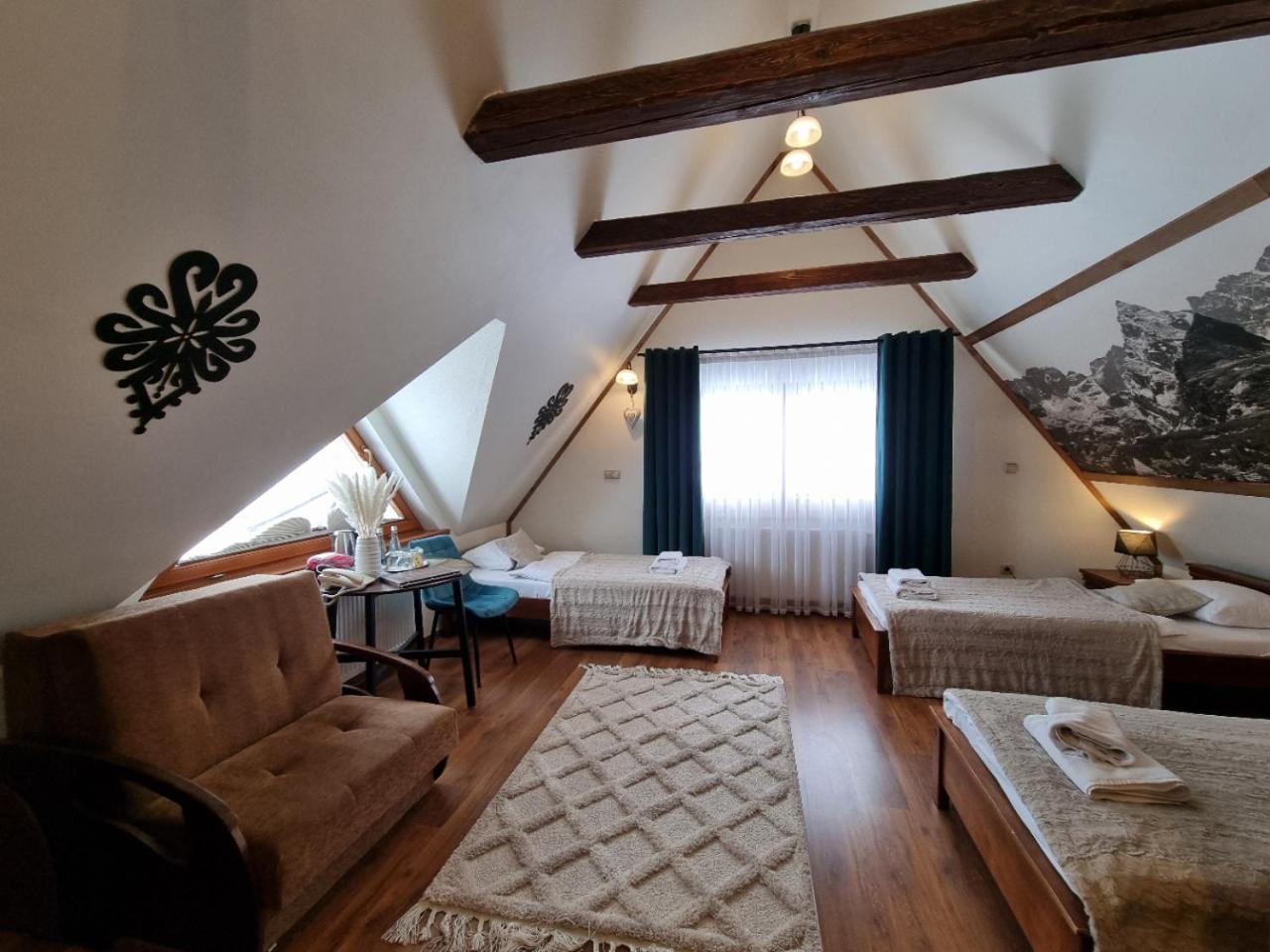 Classic Triple Room - Photo 15