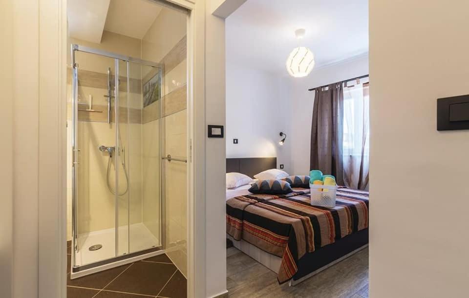 Three-Bedroom Apartment and Terrace