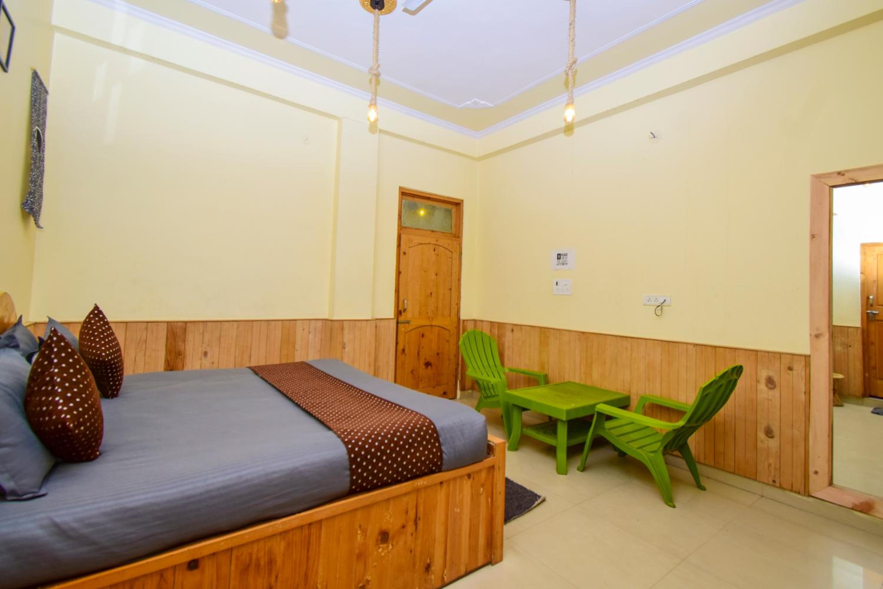 Double Room with Private Bathroom - Photo 6