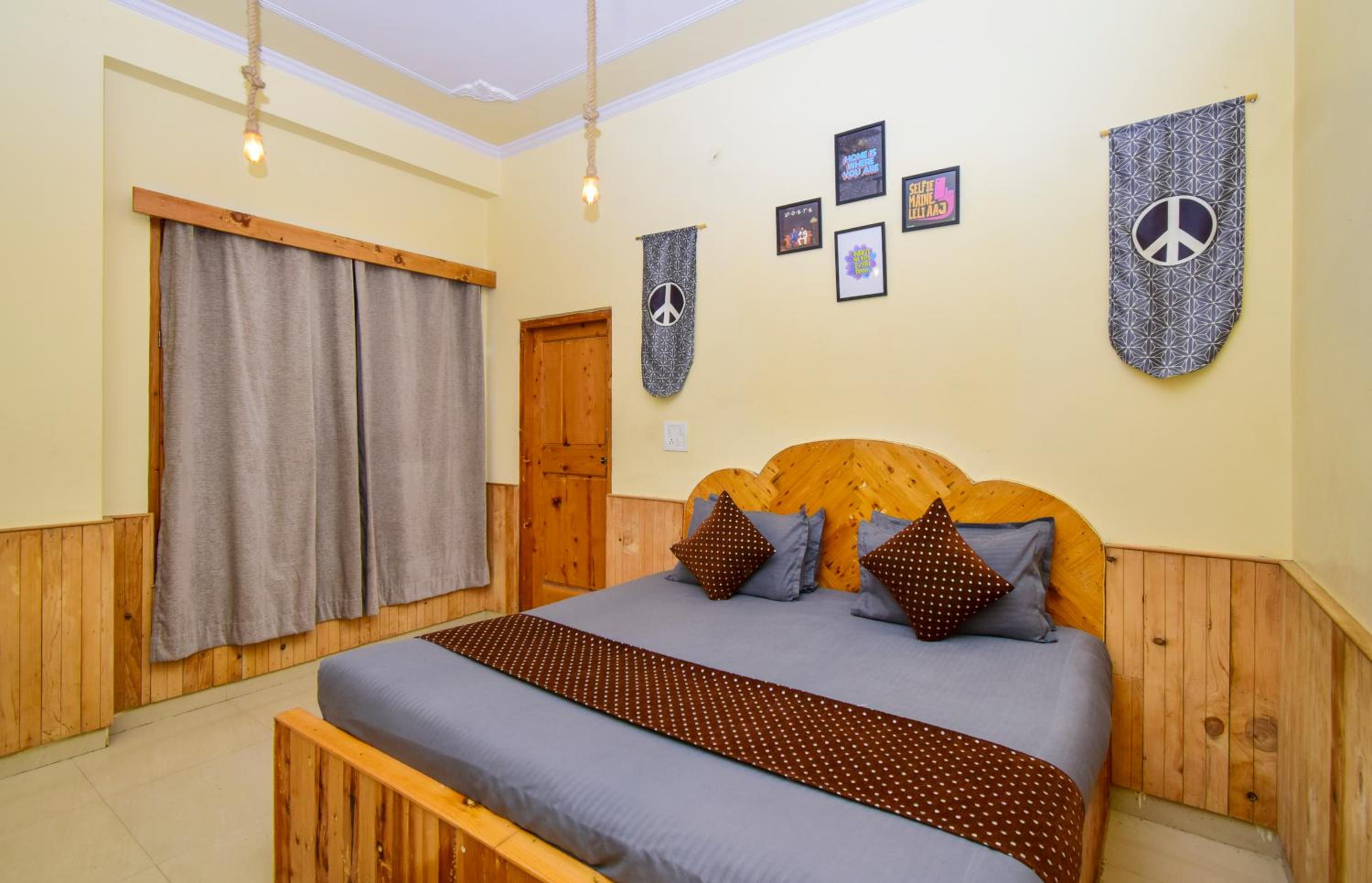 Double Room with Private Bathroom - Photo 8