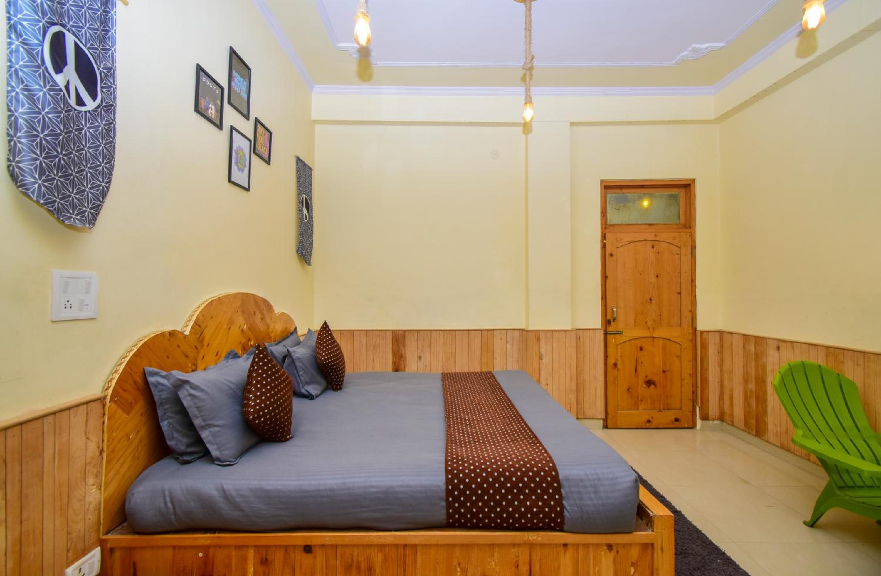 Double Room with Private Bathroom - Photo 7