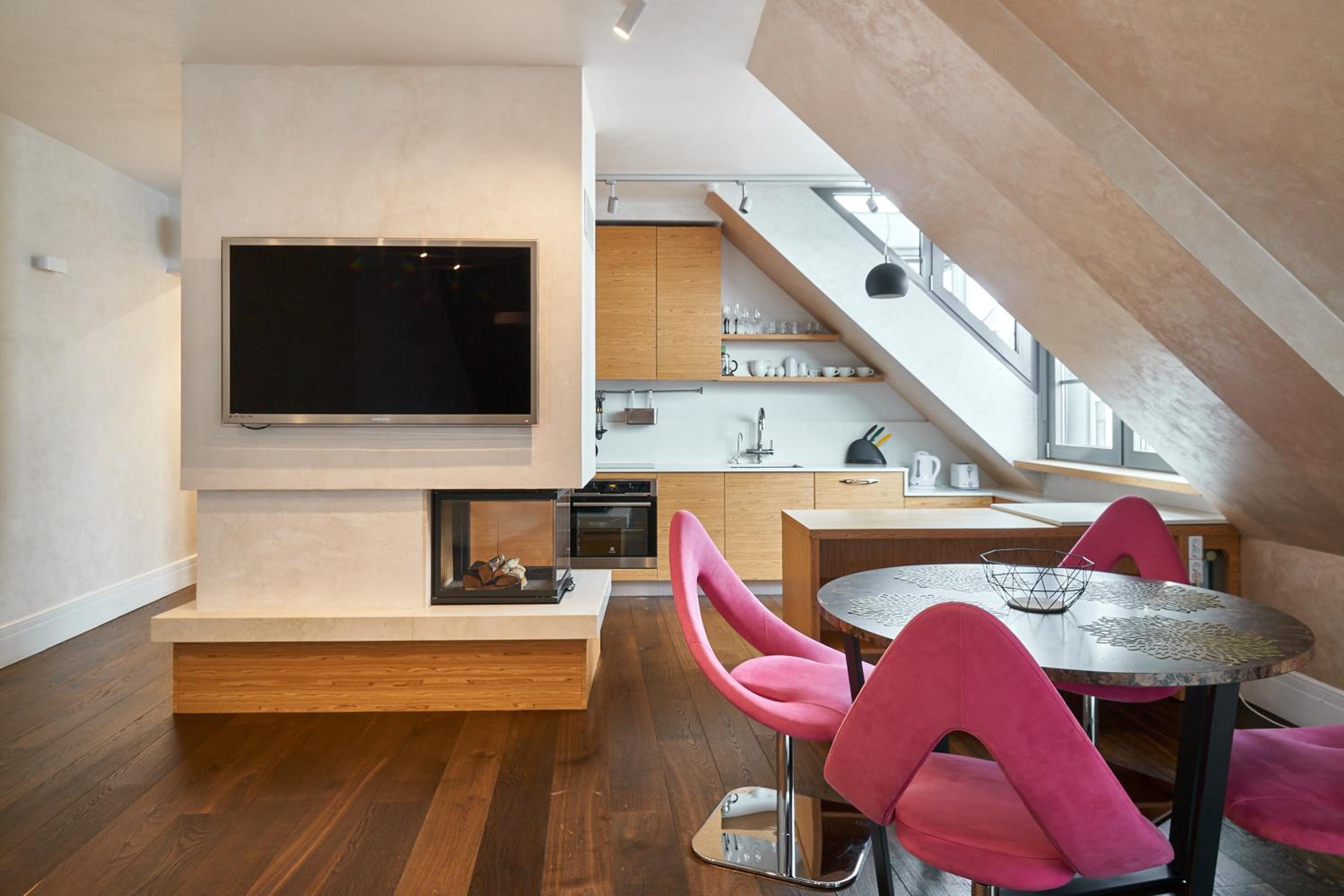 Two-Bedroom Apartment - Photo 17