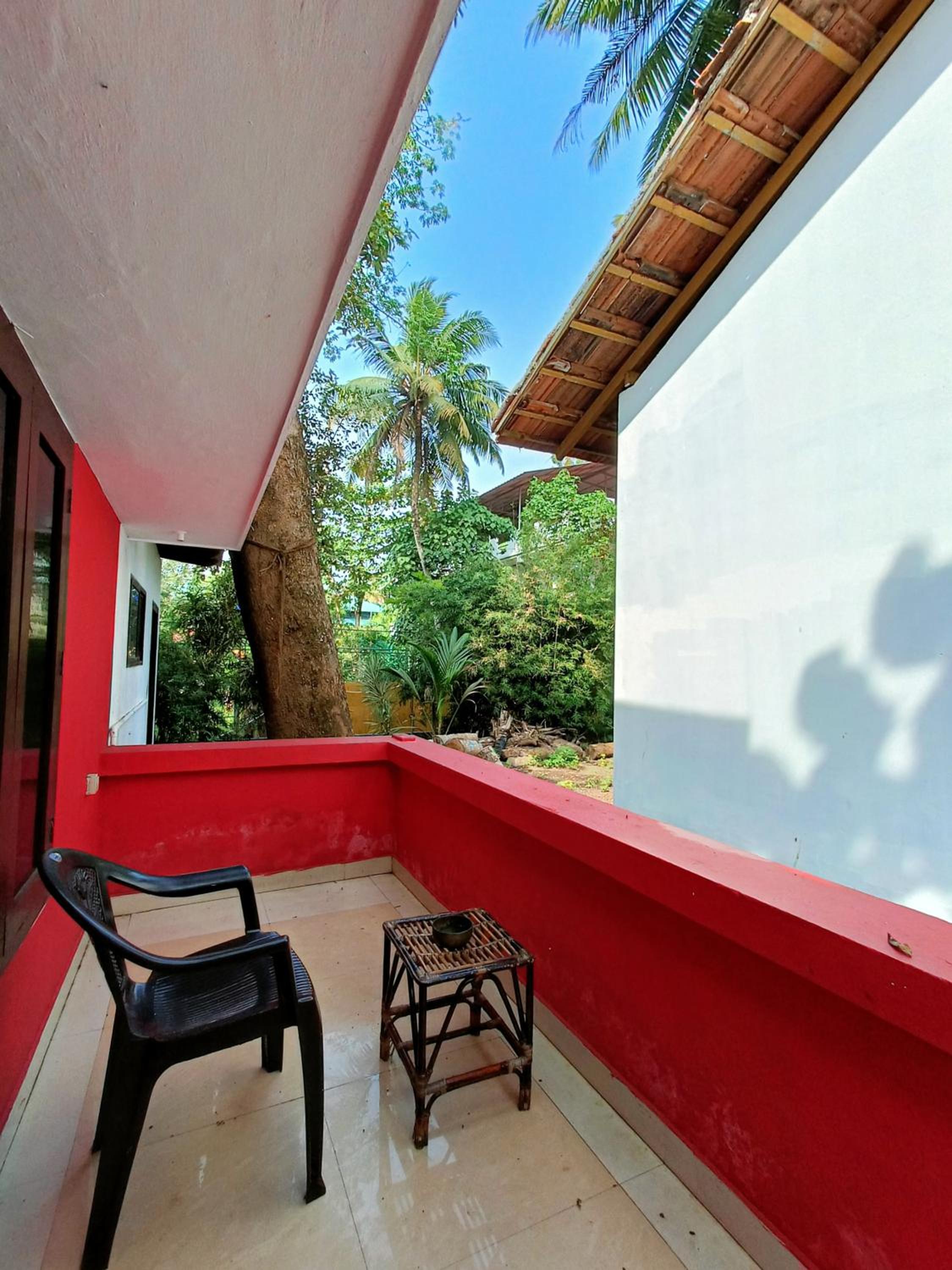 Deluxe Double Room with Balcony photo 3