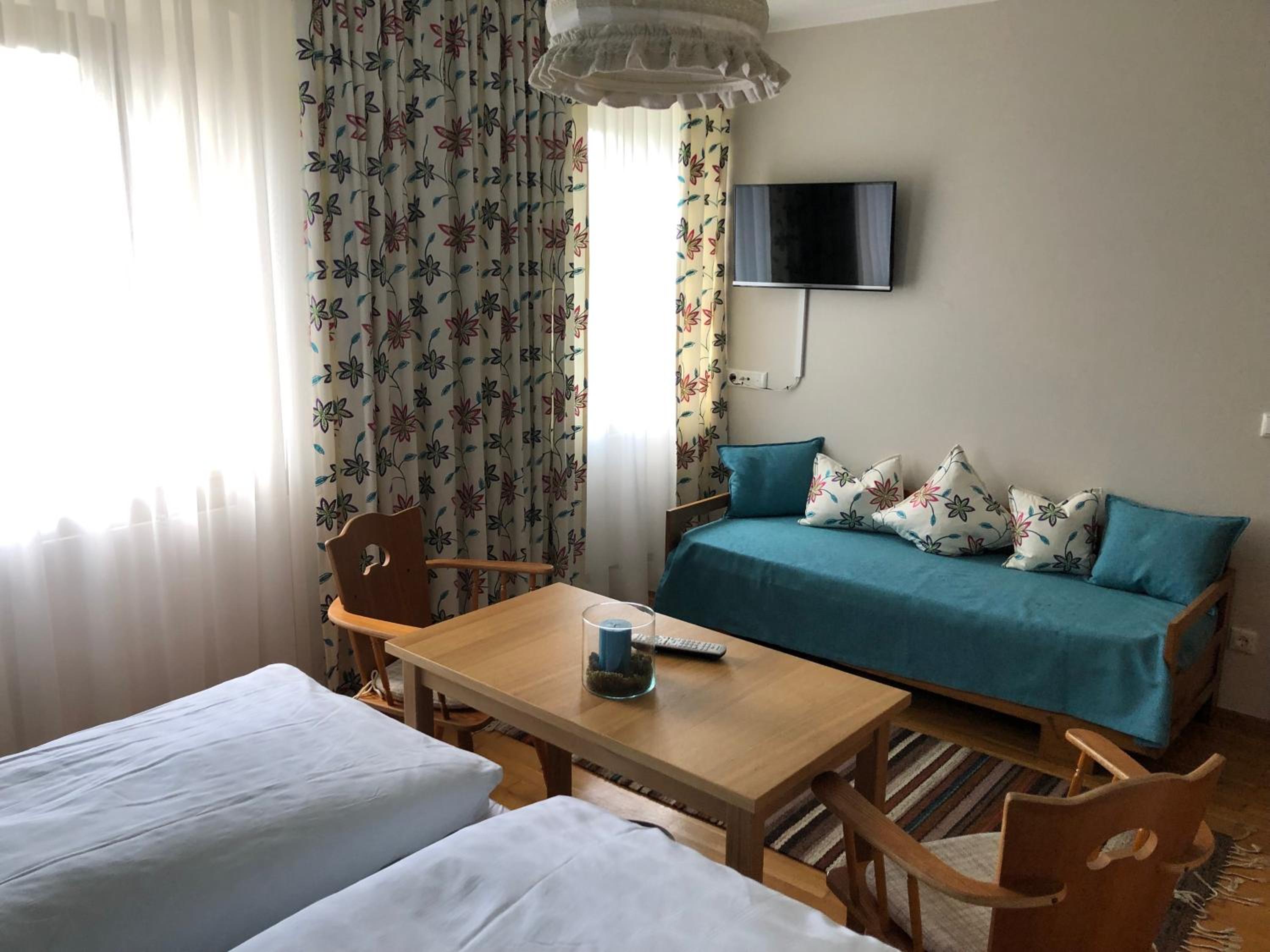 Double Room - Photo 5