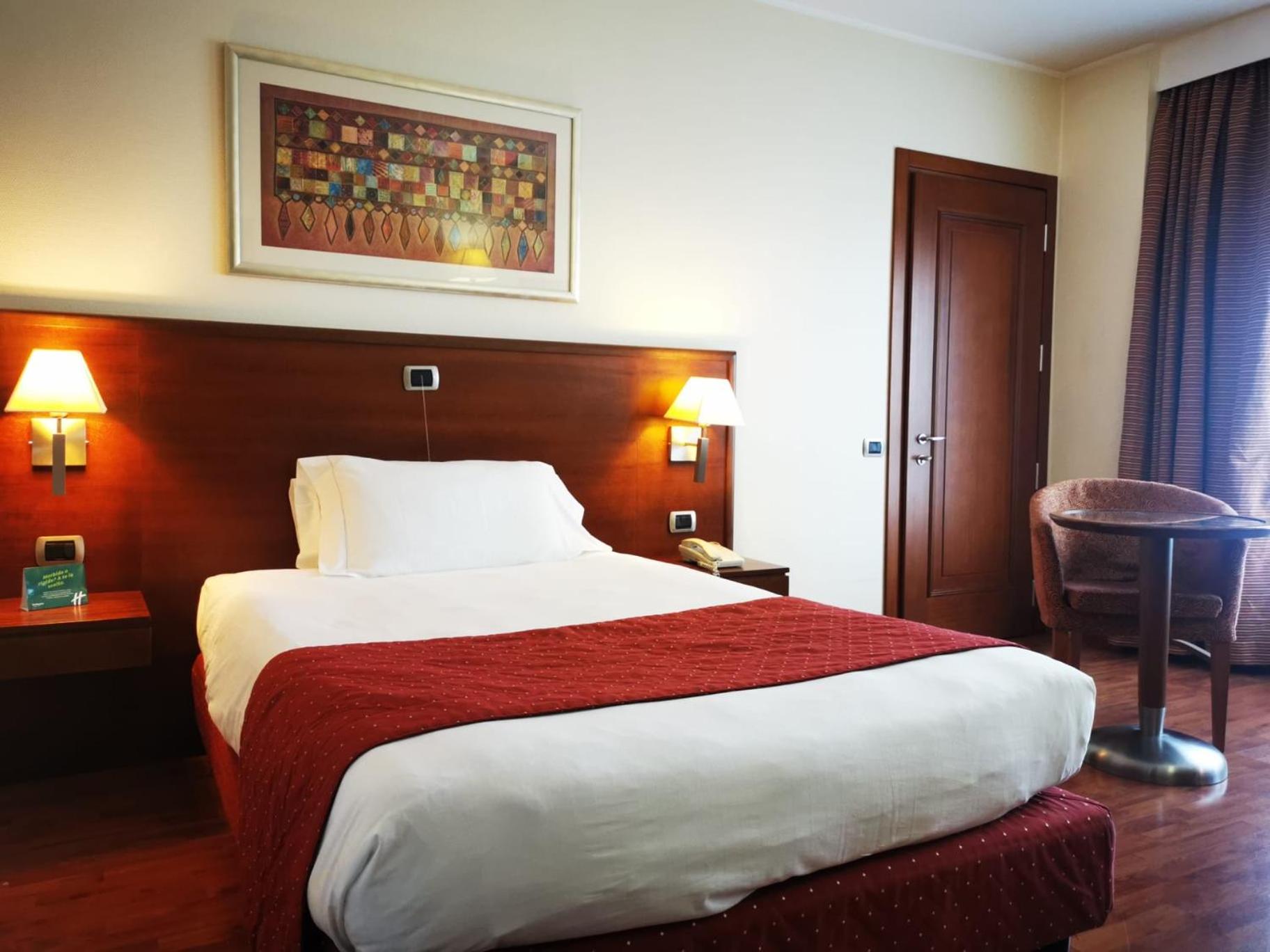 Double Room with French Bed - Disability Access