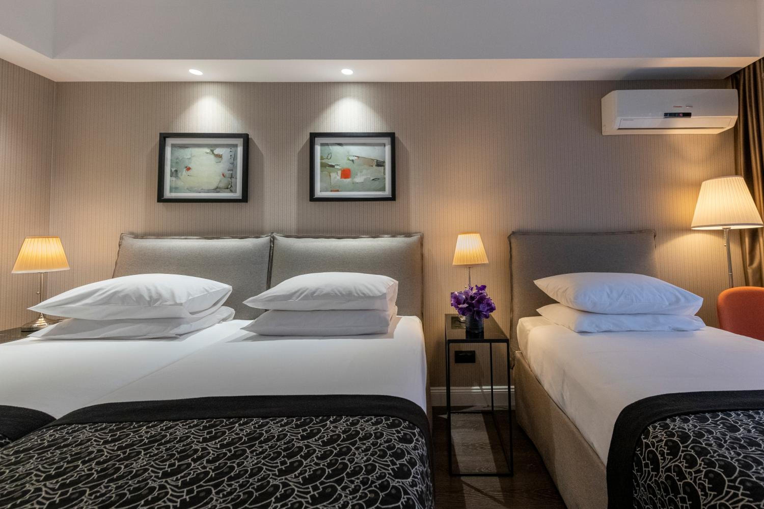 Classic Triple Room photo 2