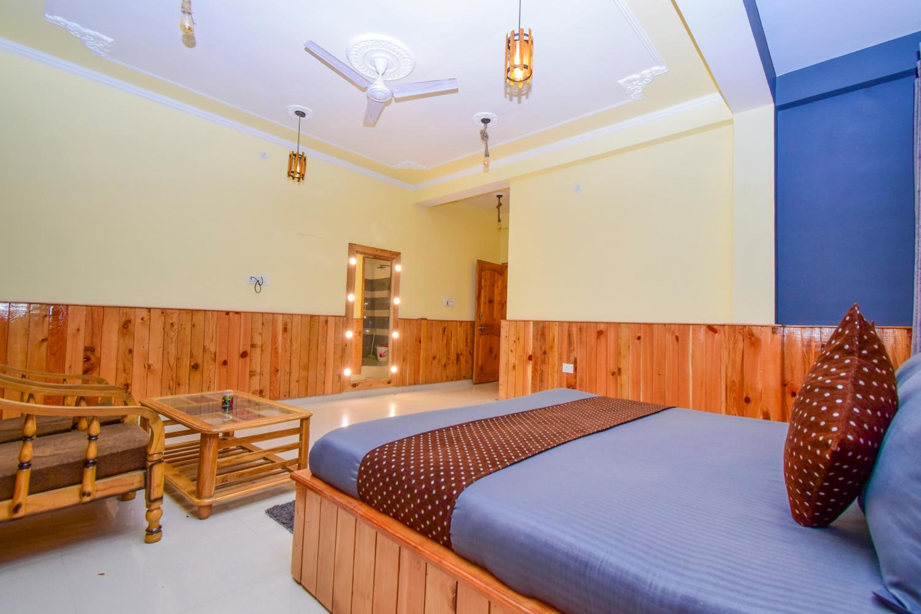 Deluxe Double Room with Balcony - Photo 1