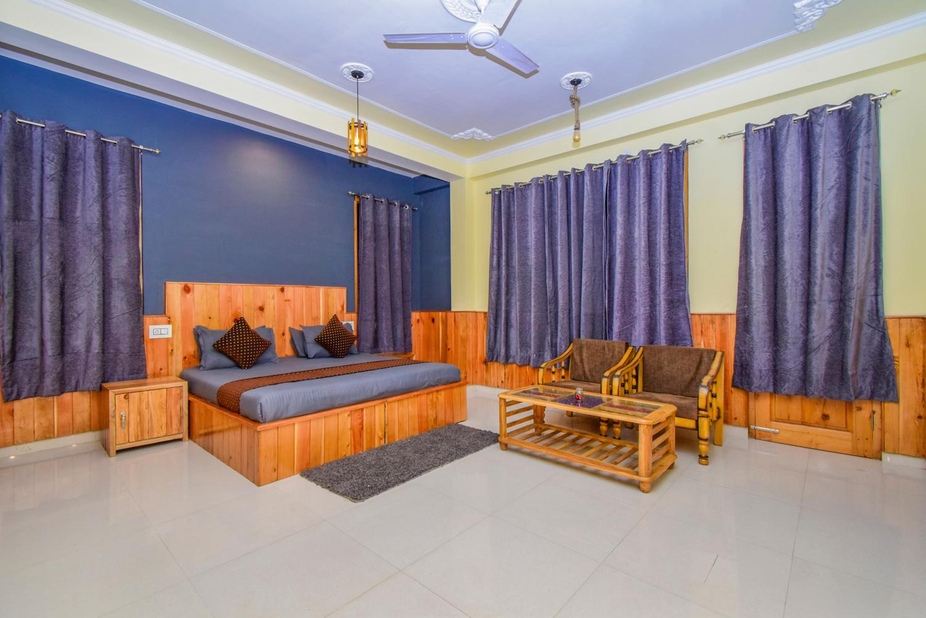 Deluxe Double Room with Balcony - Photo 3