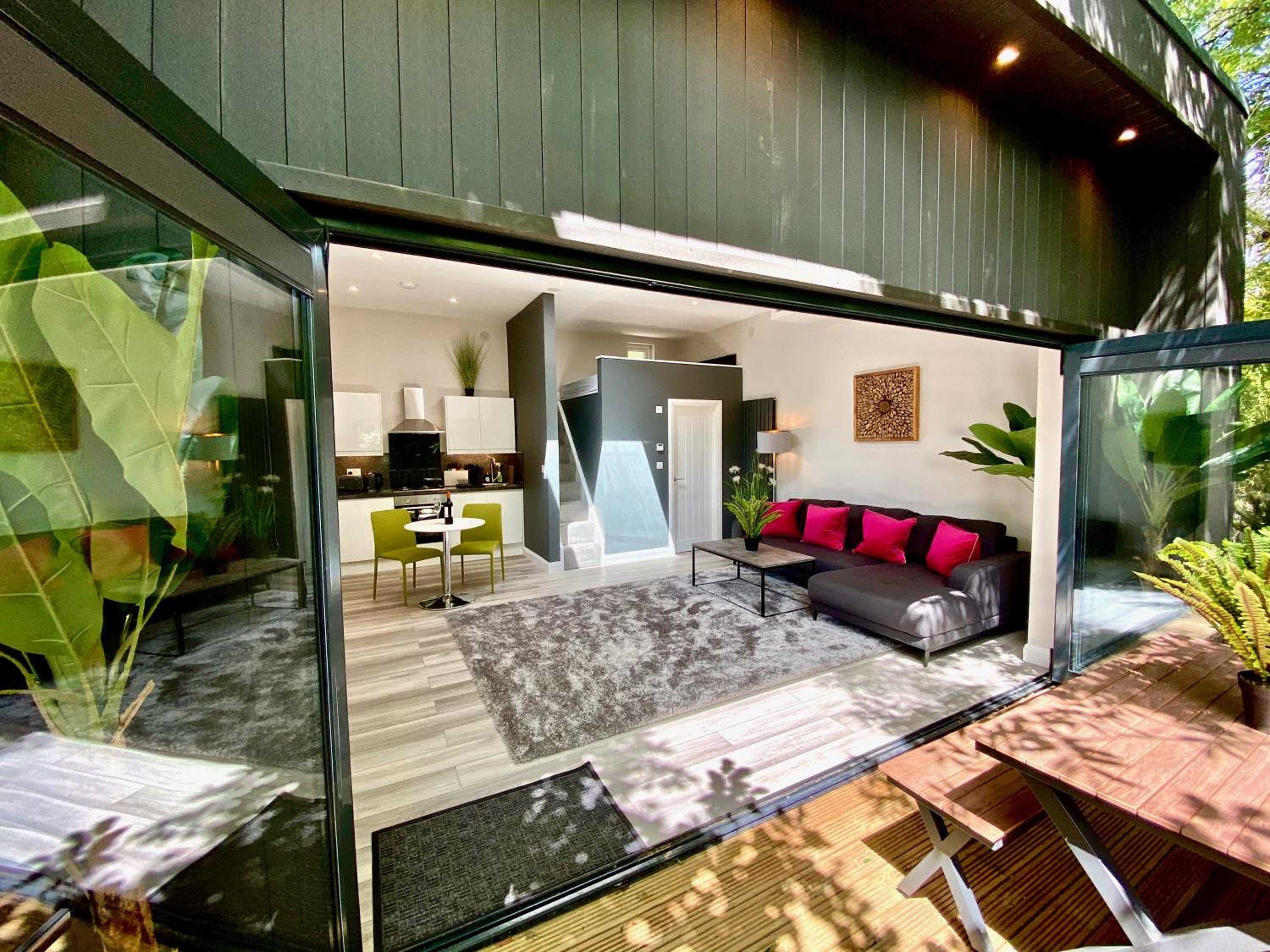 One-Bedroom House photo 1
