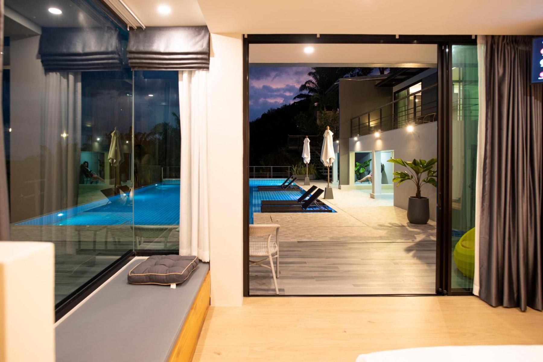 Deluxe Double Room with Sea View - Photo 9